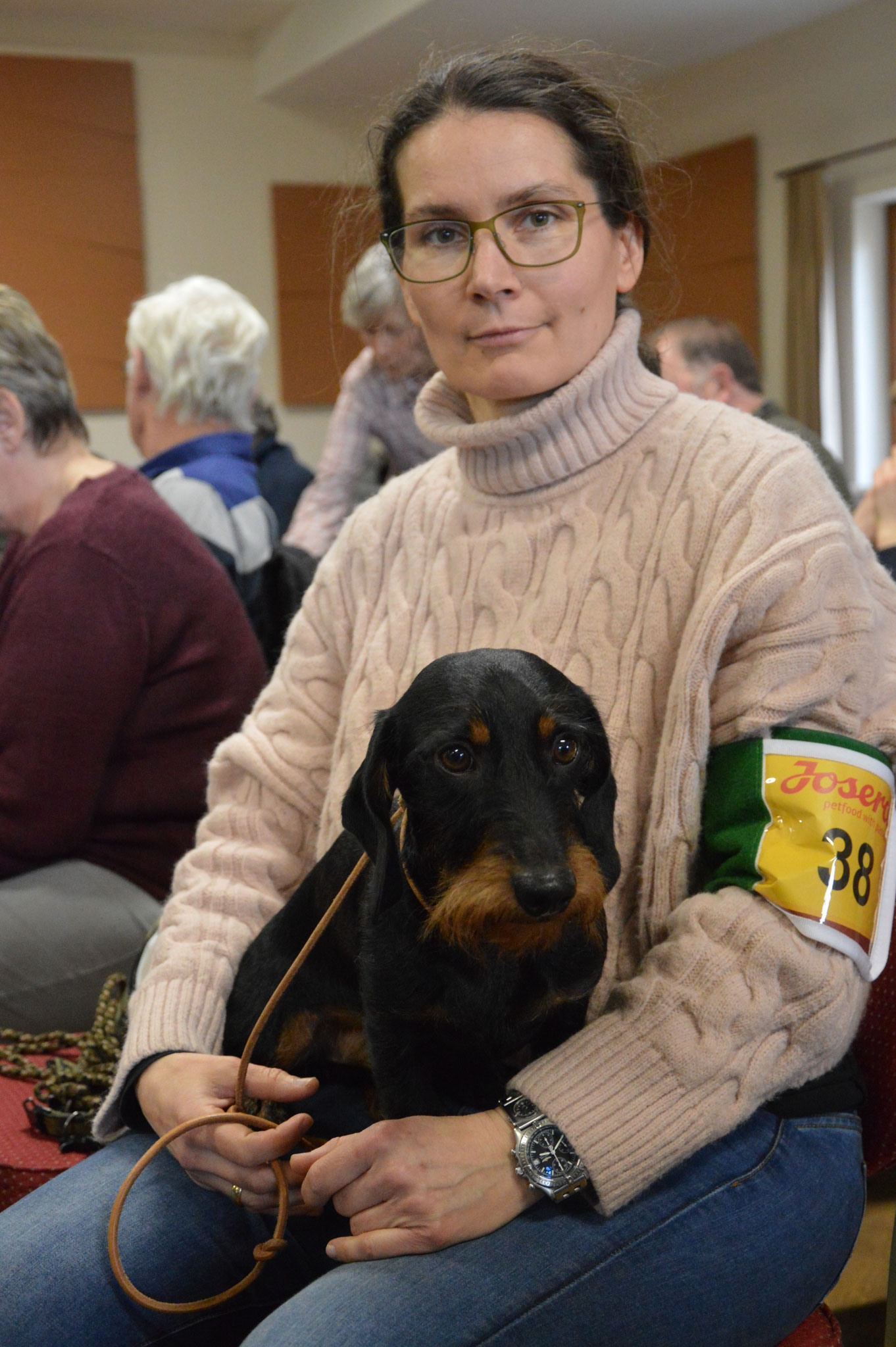 Ursula hat sich mit Graf Fusel unter das Publikum gemischt. 
