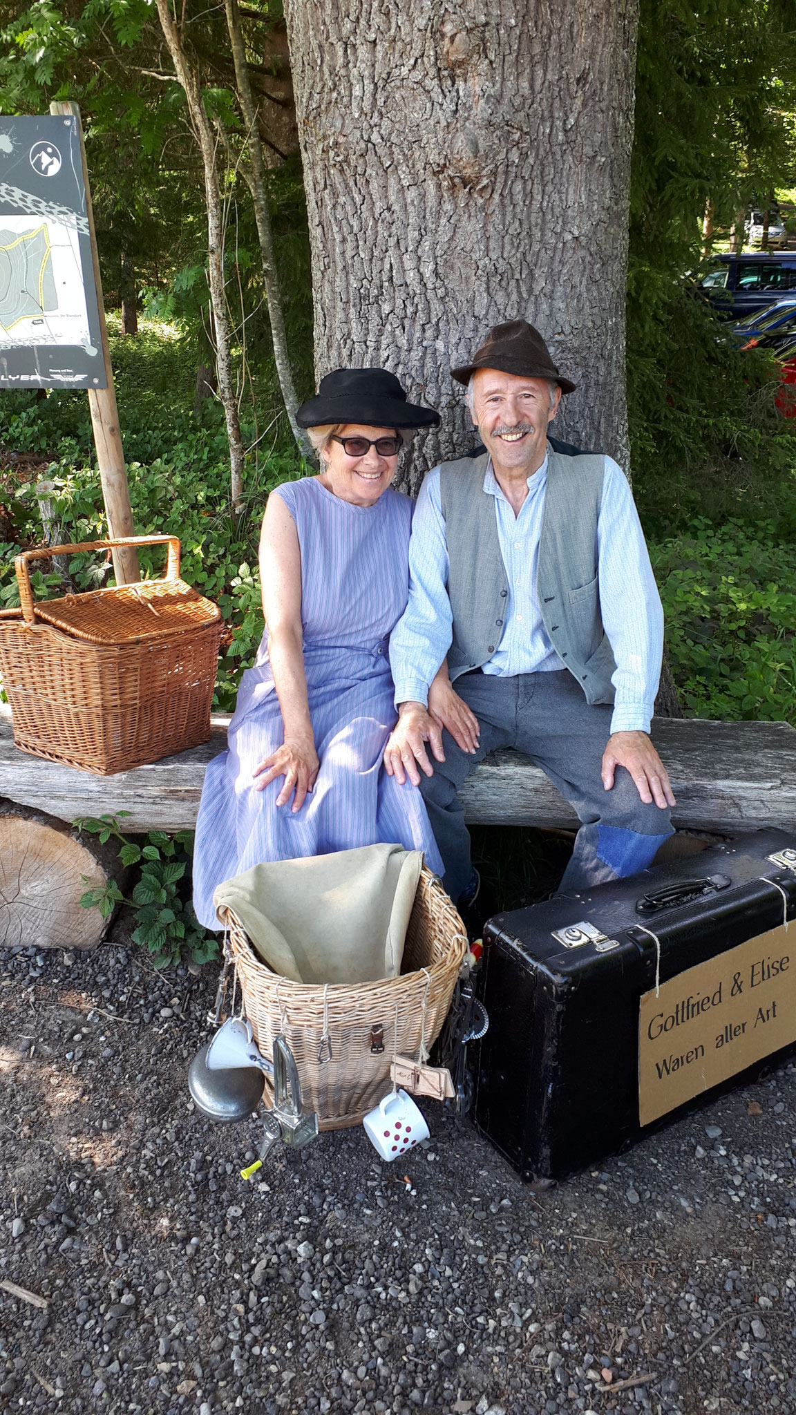 Komiker Gottfried u Elise aus dem Emmental, Kanton Bern, «am Huusiere»