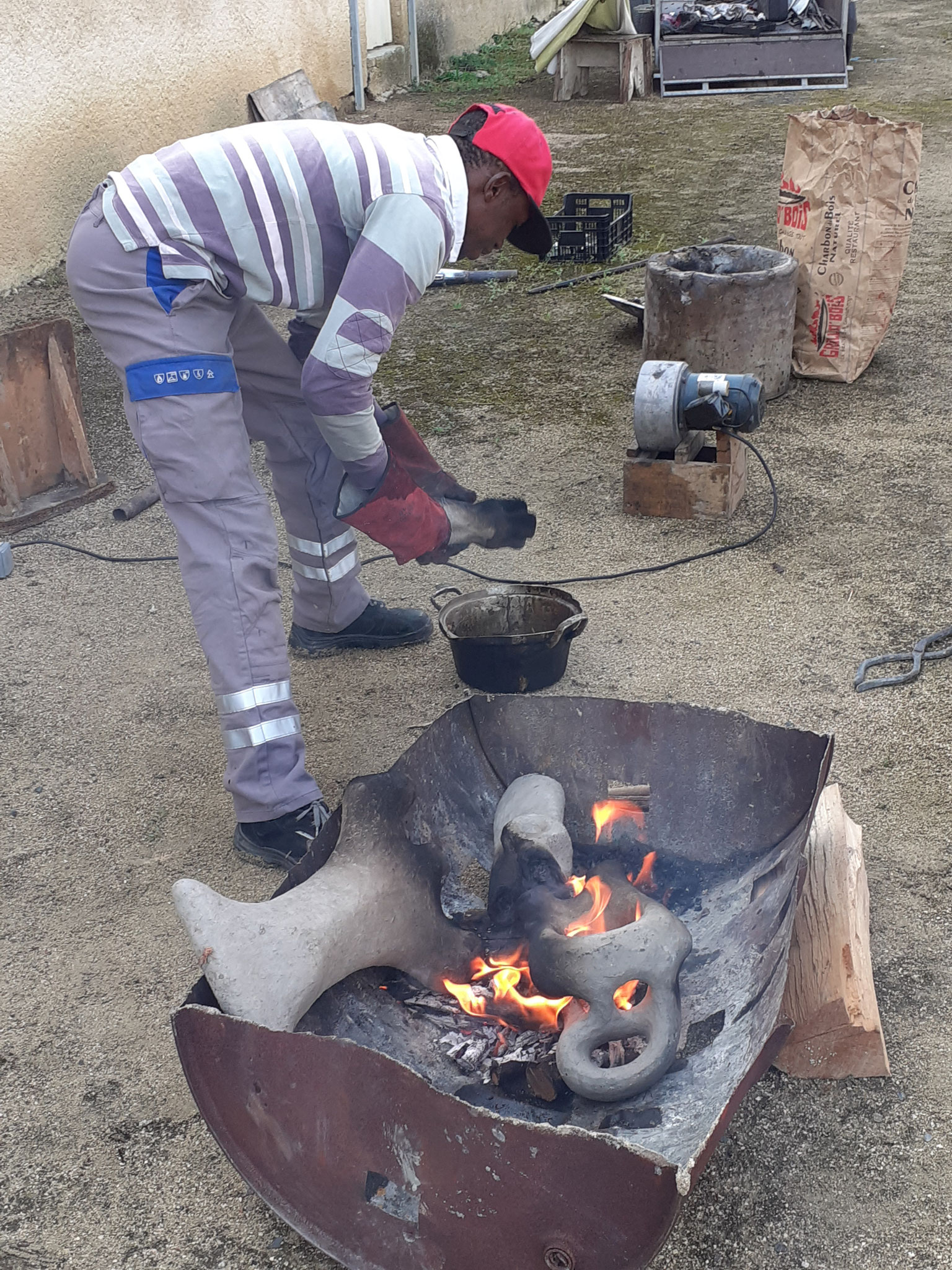 2023- 32 Pessan - Atelier bronze - Partenariat avec l'Atelier Incandescence