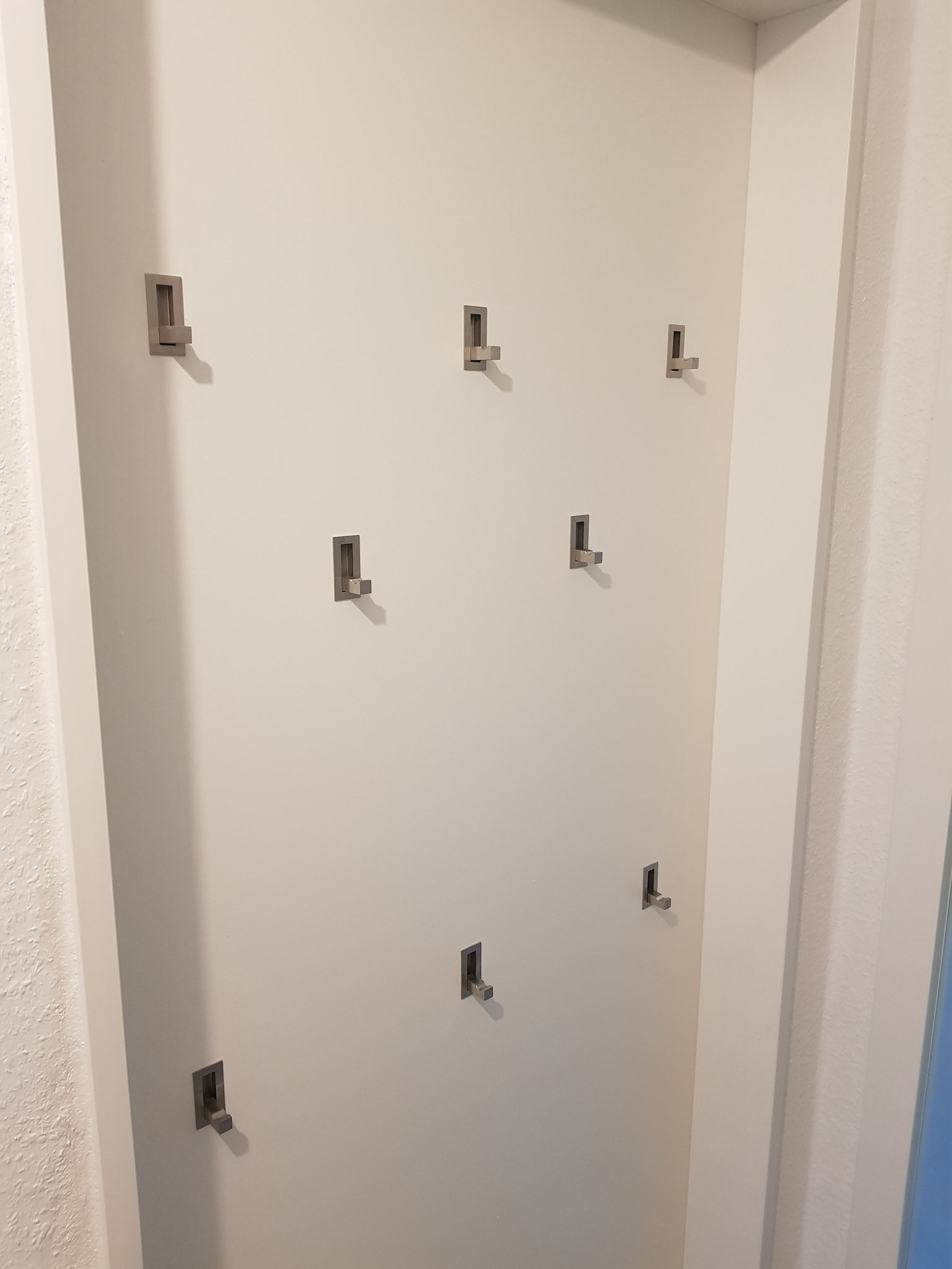 Garderobe in einer Niesche