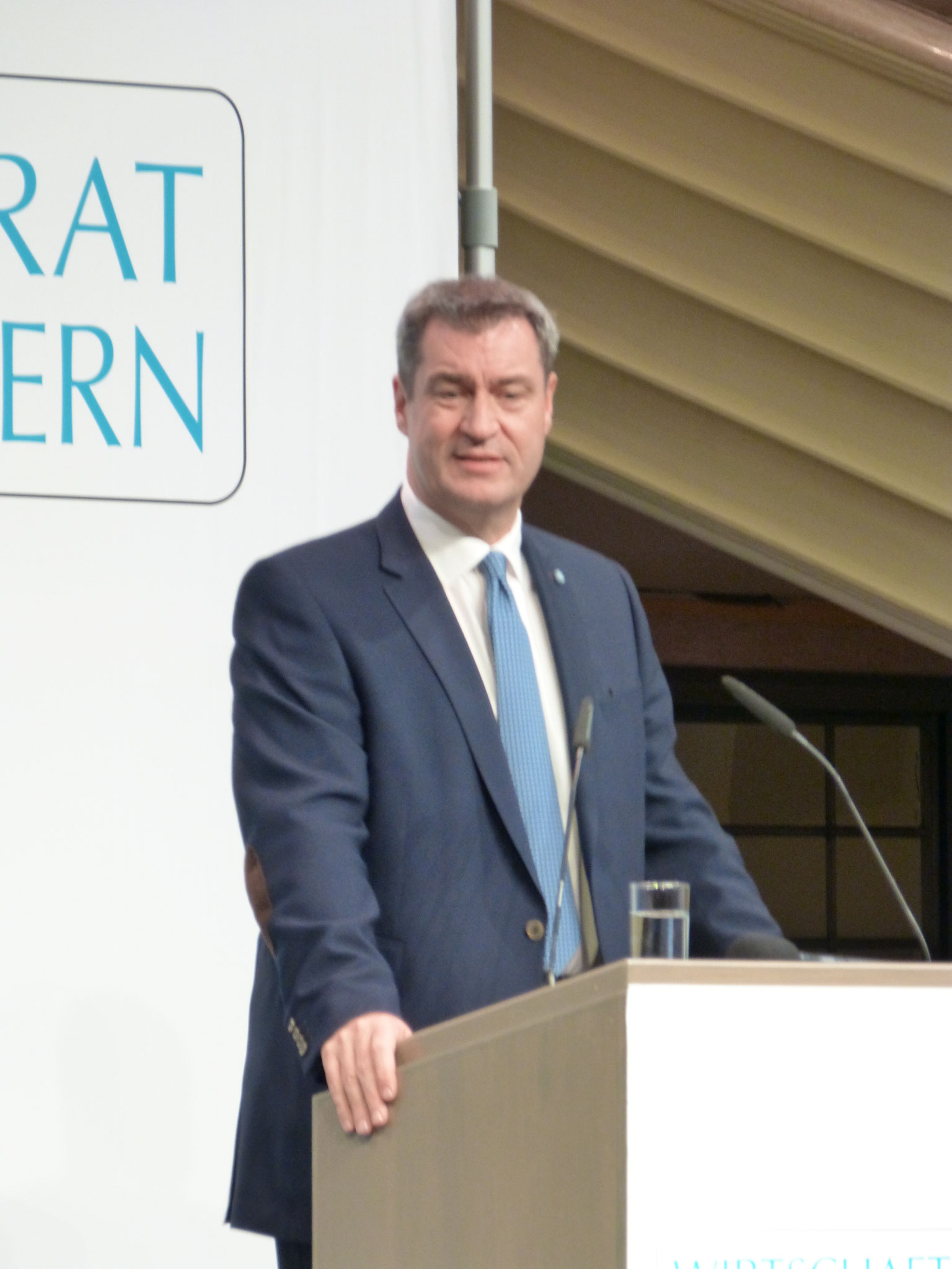 Dr. Markus Söder ehrt den ehemaligen CSU Generalsekretär und Parteikollegen Otto Wiesheu