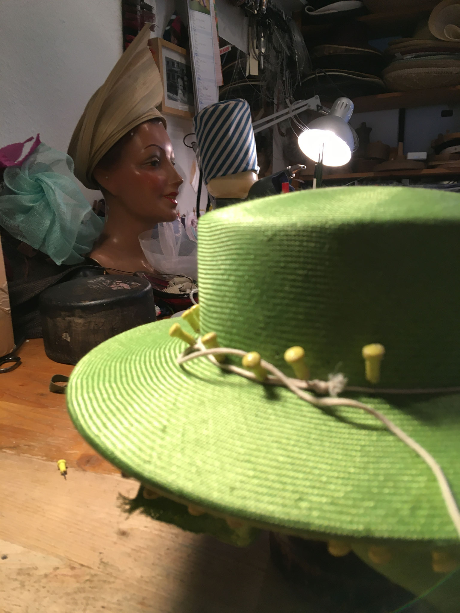 Ausbildung zur Modistin / zum Modisten - Hutmanufaktur Ulrike Strelow