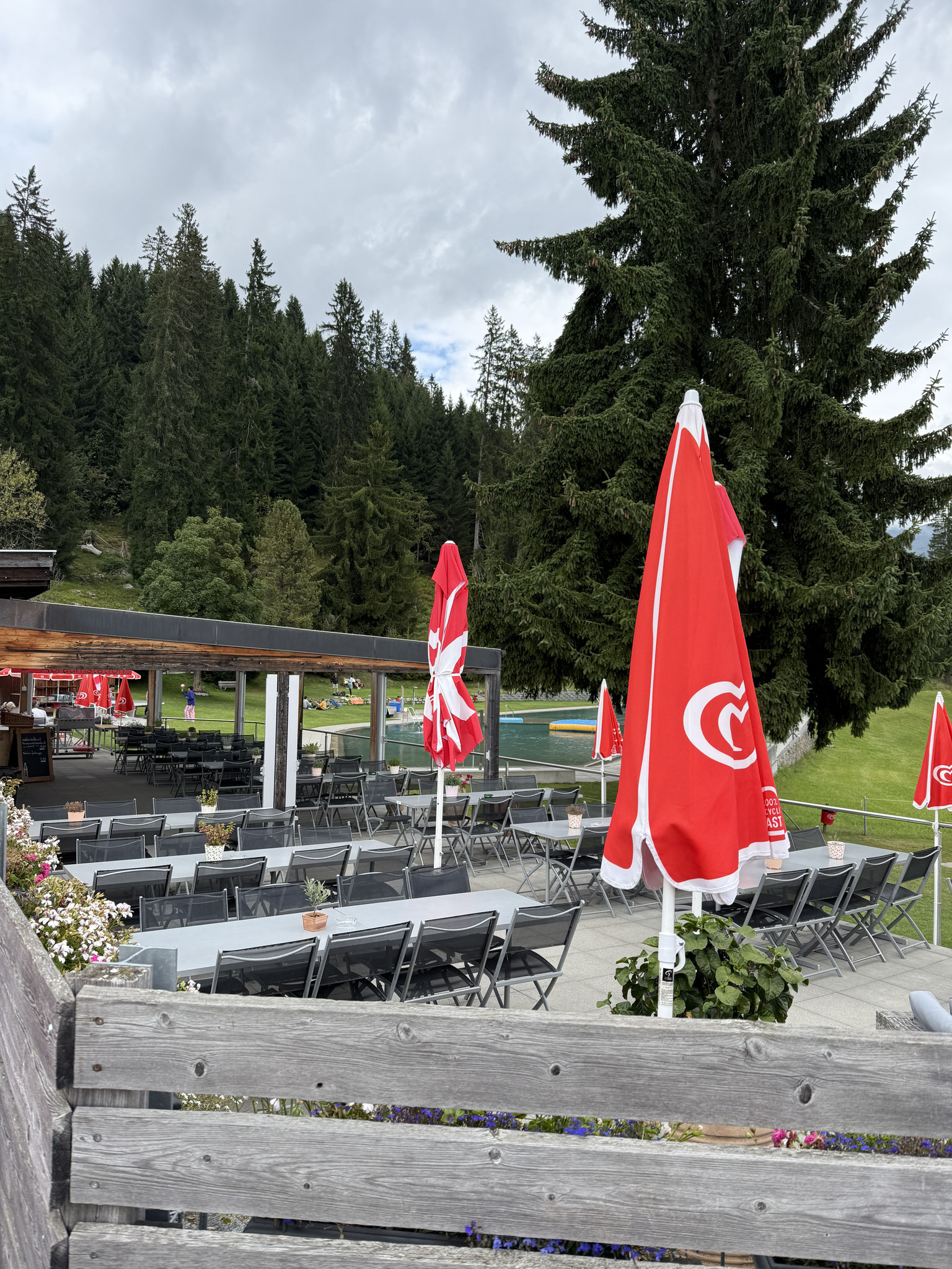 "Zvieri"-Halt in der Badi Pany