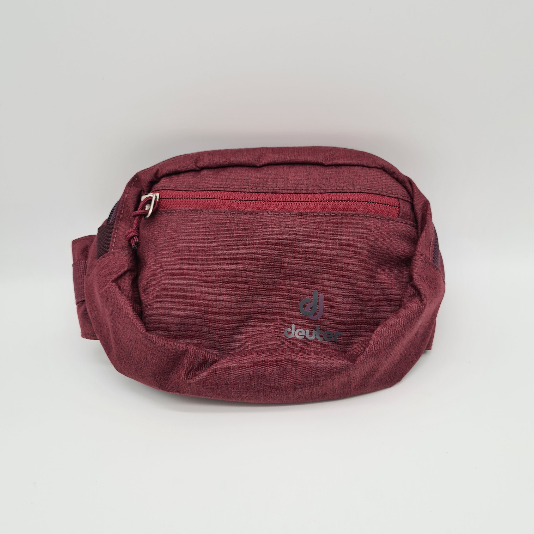 Diverse Bauchtaschen und Rucksäcke von Deuter