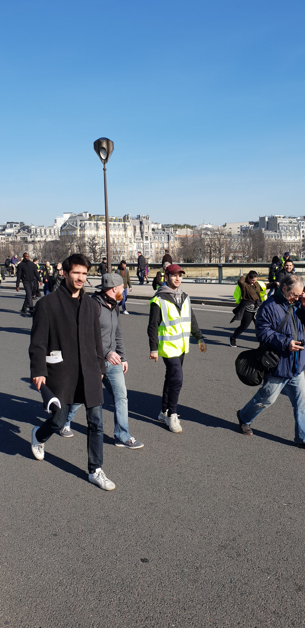 Acte 16 Le 16 Février 2019 je me rends à Paris pour y rencontrer des Journalistes www.jesuispatrick.com