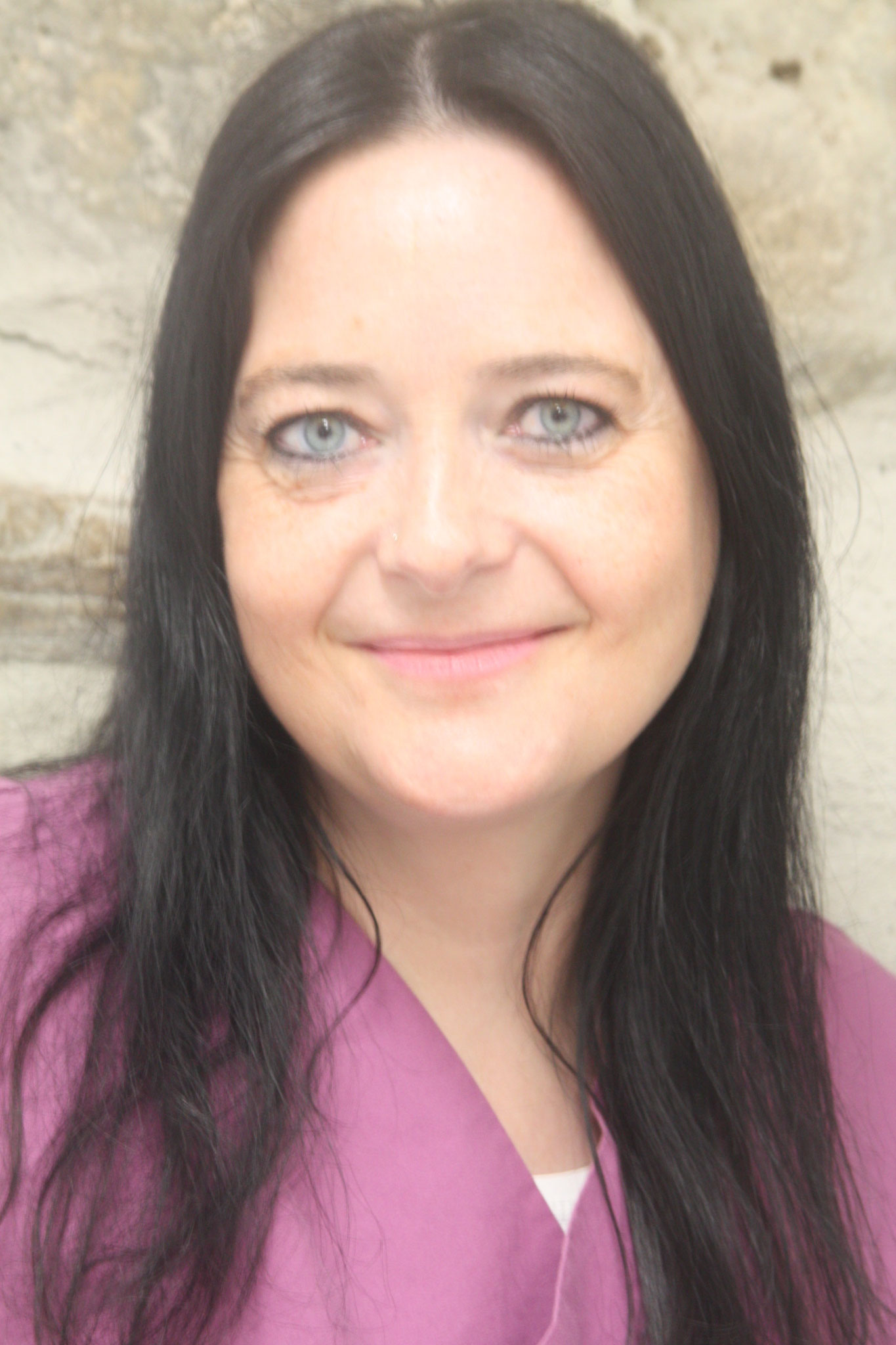 Frau Jennifer Wildey 