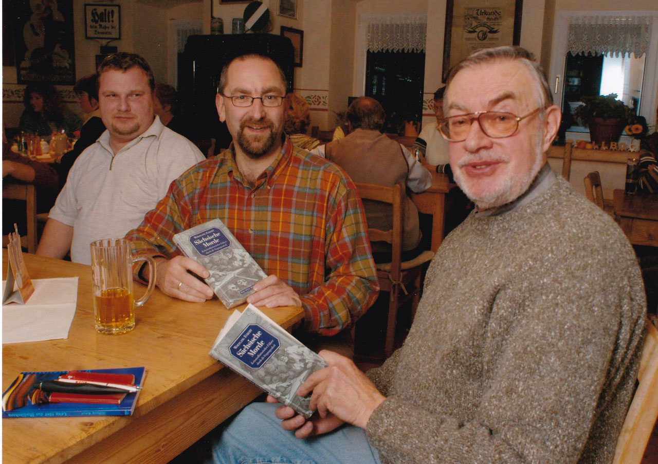 © Wiegand Sturm, im "Prellbock" zu Lunzenau - mit Wirt Herrn Lehmann