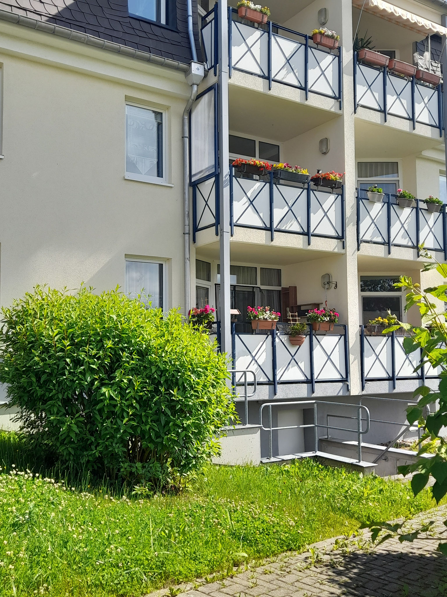 Hausansicht Wohngebäude im Wohngebiet Rudolf-Mauersberger-Straße