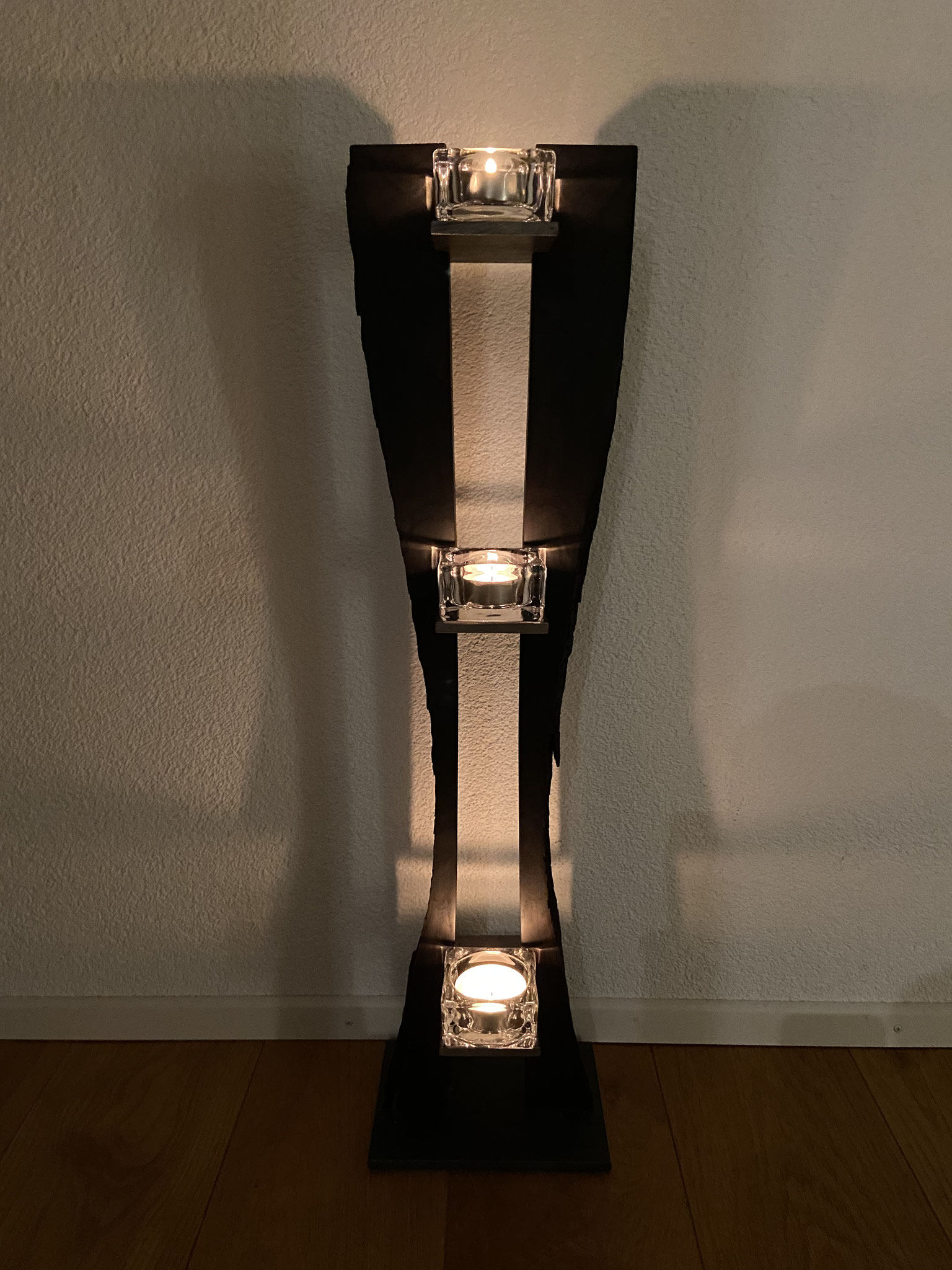 Kerzenständer 4000 jährige Mooreiche schwarz, ca. 90cm, 3 Kerzenhalter inkl. Gläser 150.-