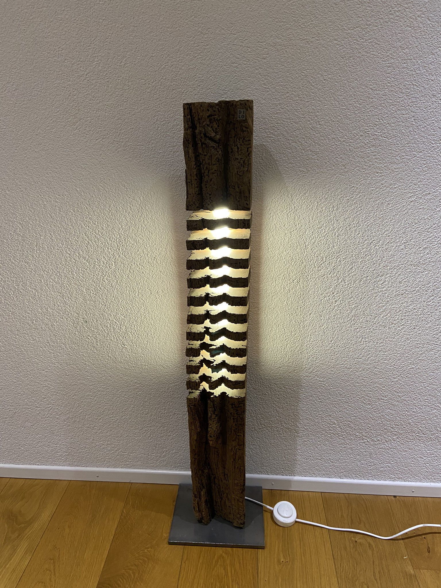 Balkenlampe aus uraltem Eichenbalken - Scheibenoptik - 350.- CHF