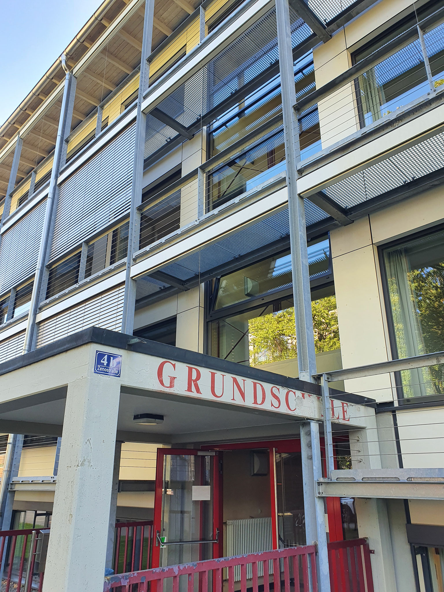 Eingang Grundschule