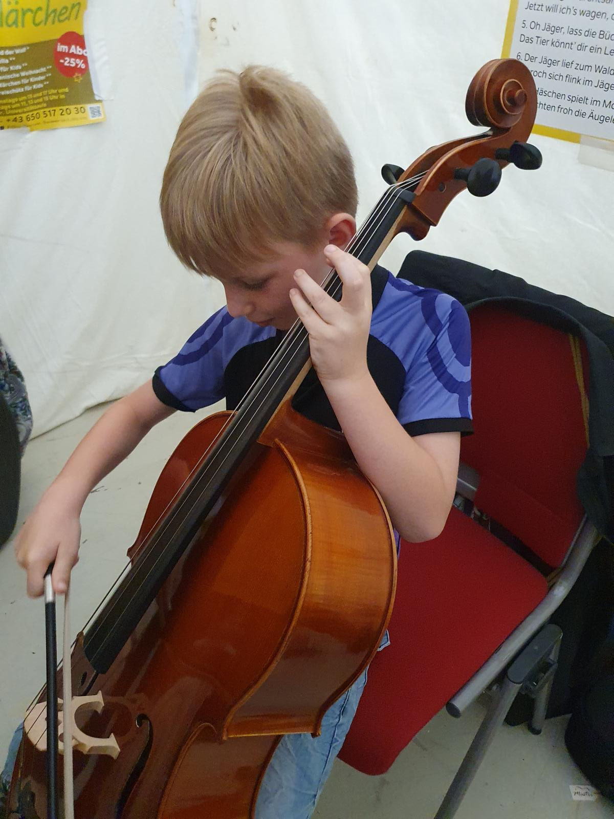 Kinderfestspiele seite der Grundschule Bad Reichenhall St. Zeno