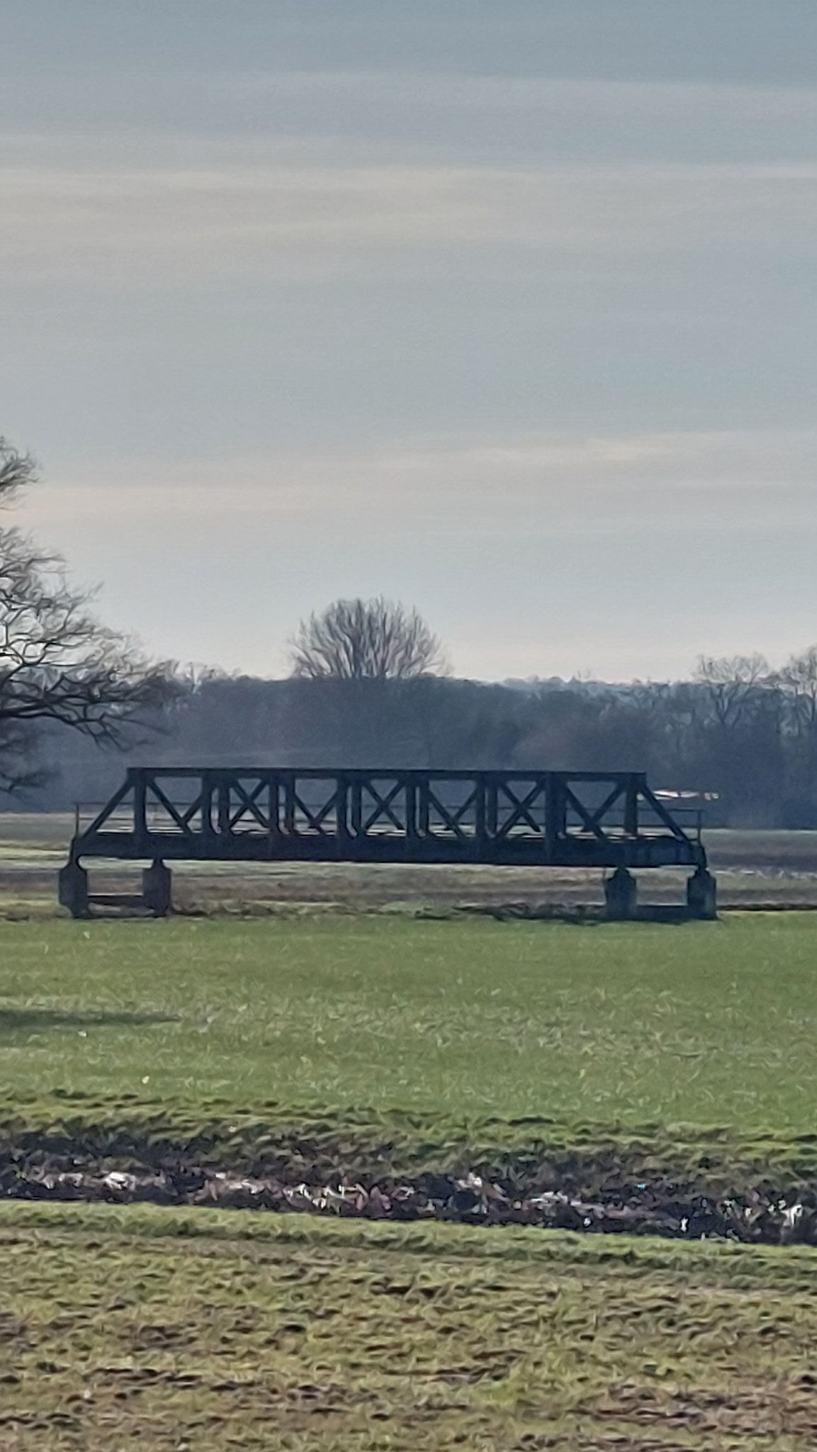 Brücke in Ohne steht mit einer Seite in Niedersachsen u. mit der anderen in NRW