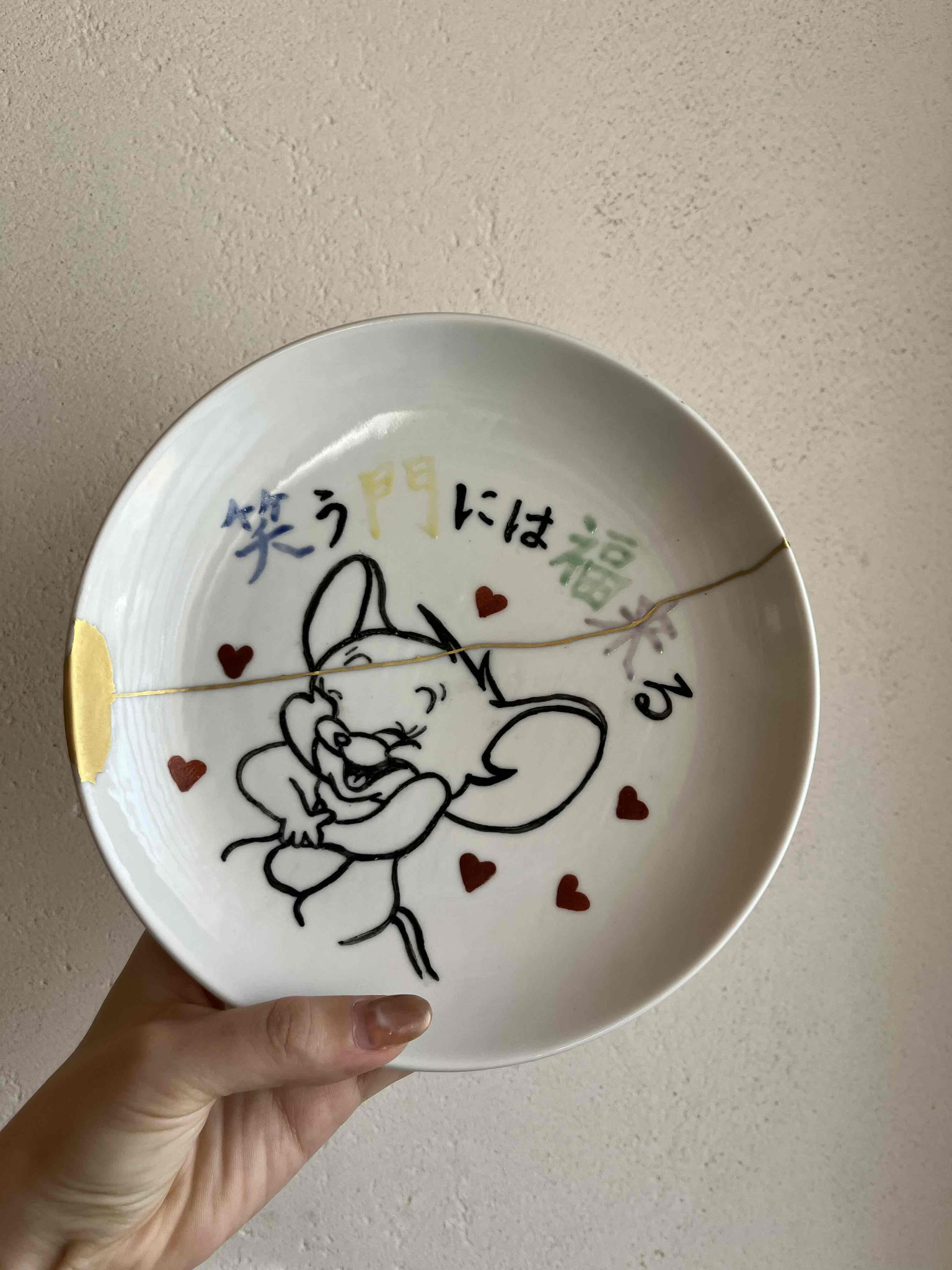 平皿割れと欠け（表金消し粉、裏黒漆）￥22,550　