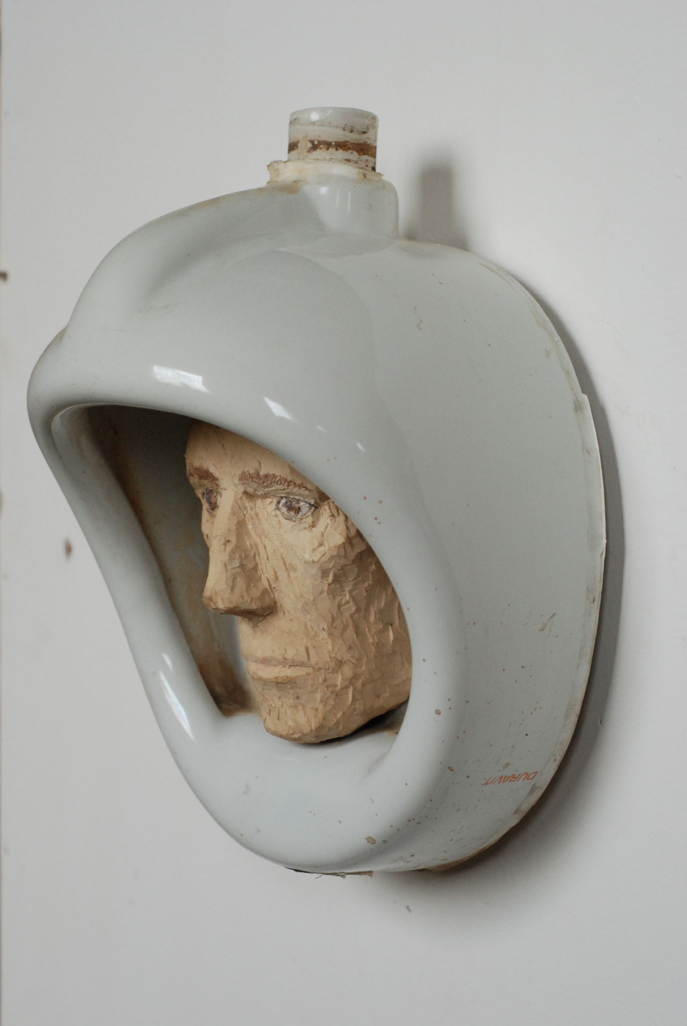 Urinalkomposition - Astronaut, Urinal, Pappelholz bemalt, 2014 