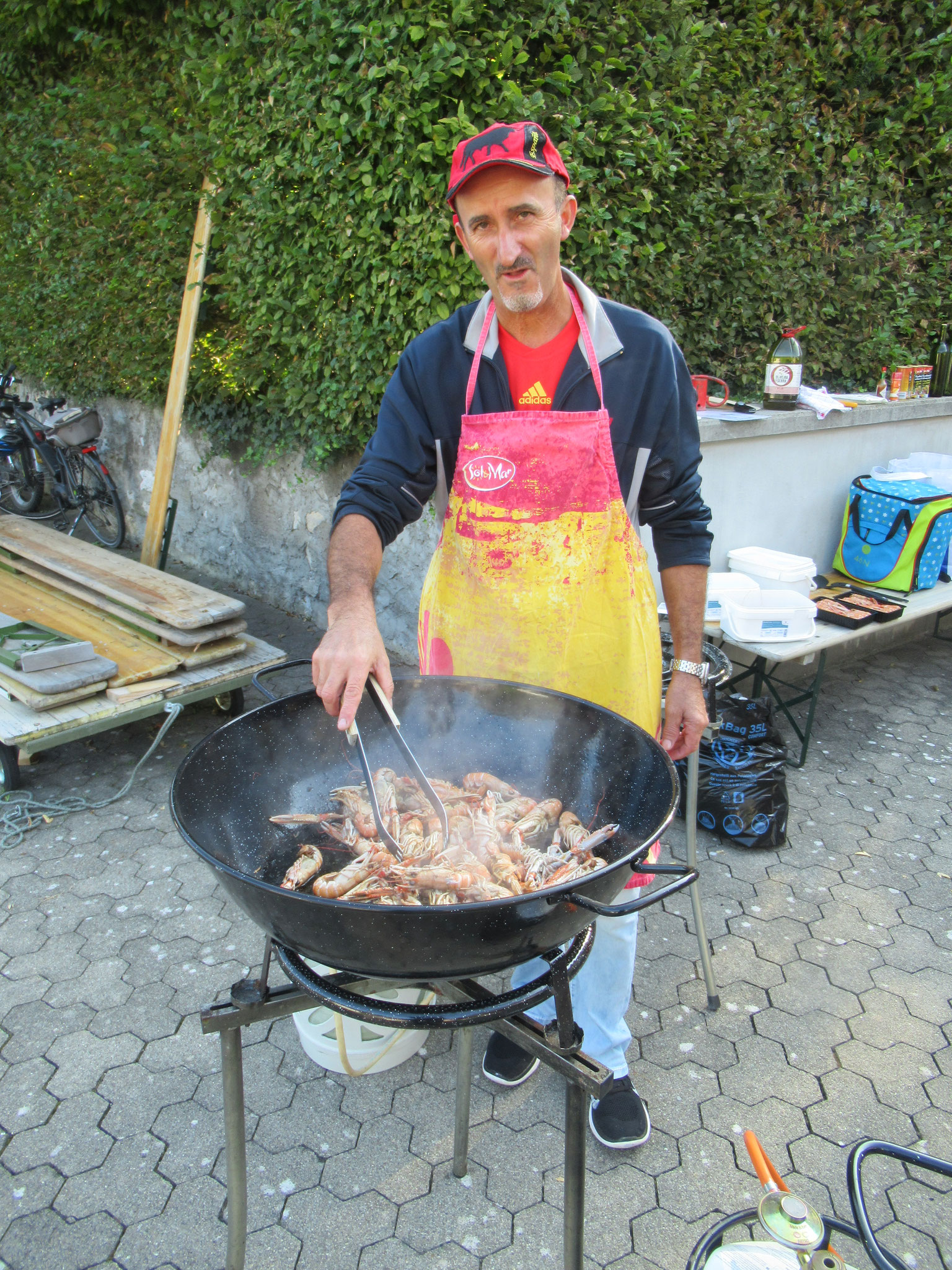 Der Paella-Koch: "Modi"