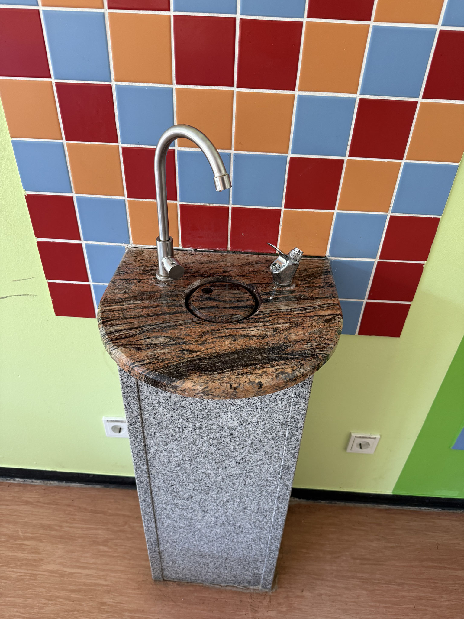 ... mit Trinkbrunnen