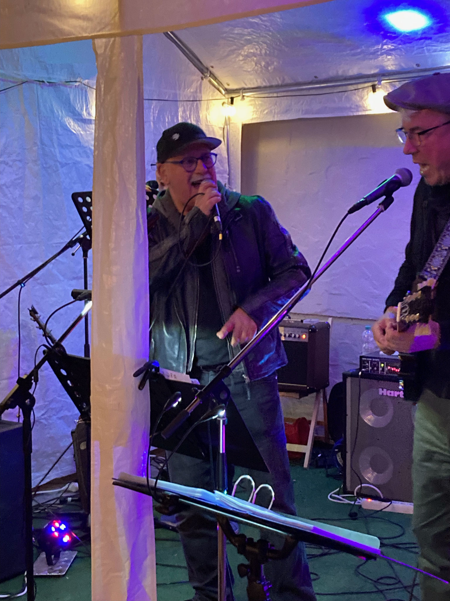 Abschluss der Sommer-Konzert-Saison auf der Terrasse. Rolling Hats