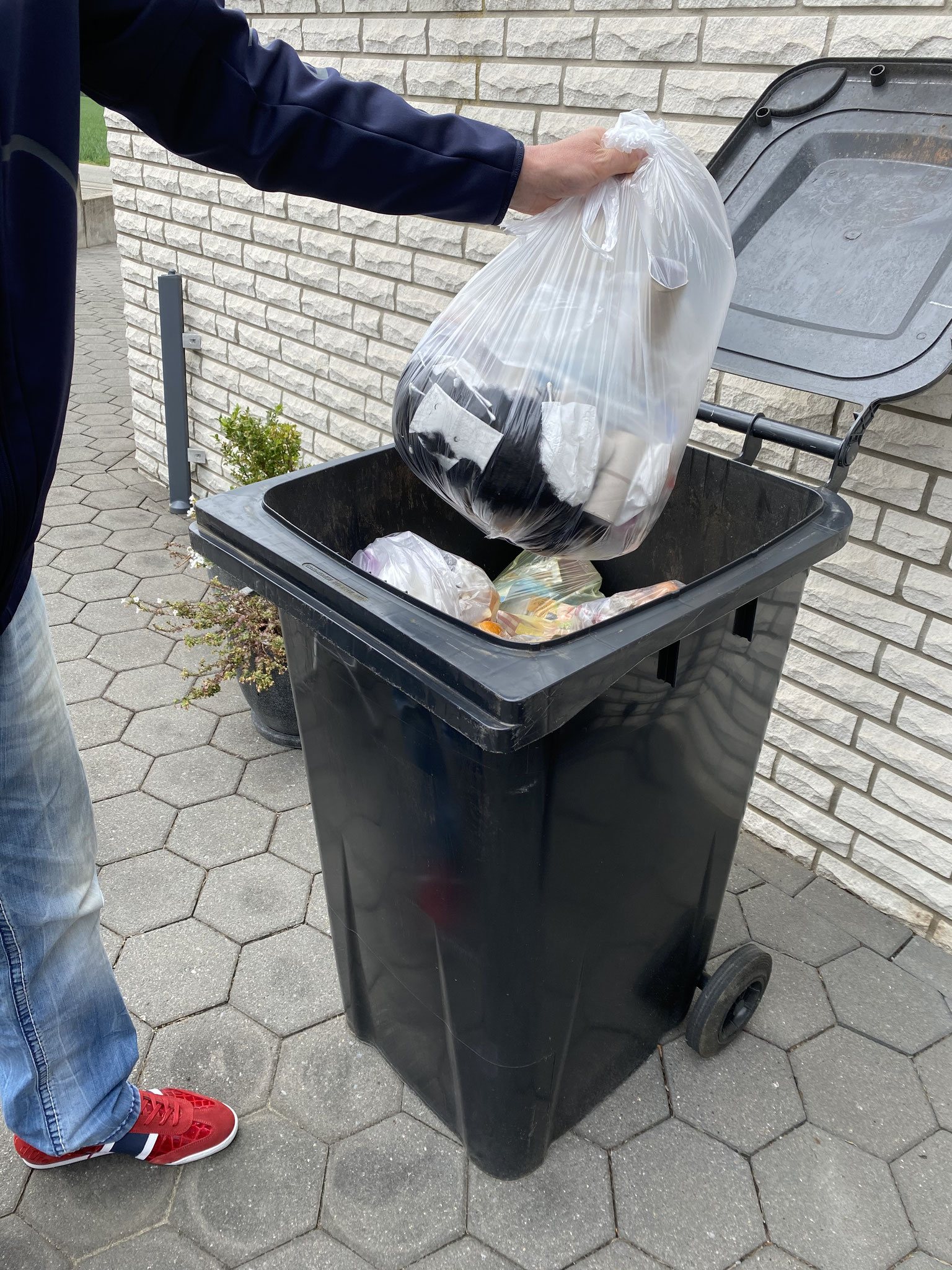 Müllpresse / Müllverdichter CP 1100 spart Ihr Geld durch