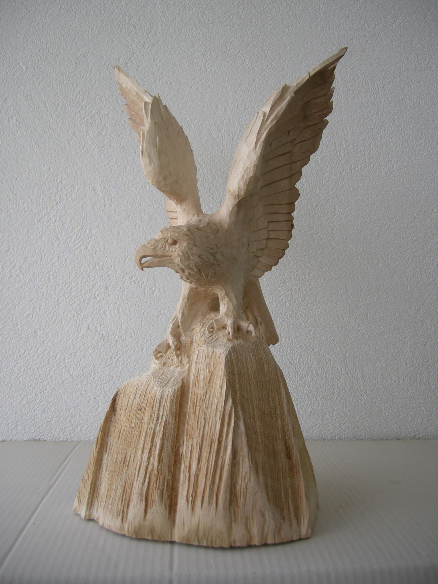 Steiadler handgeschnuitzt