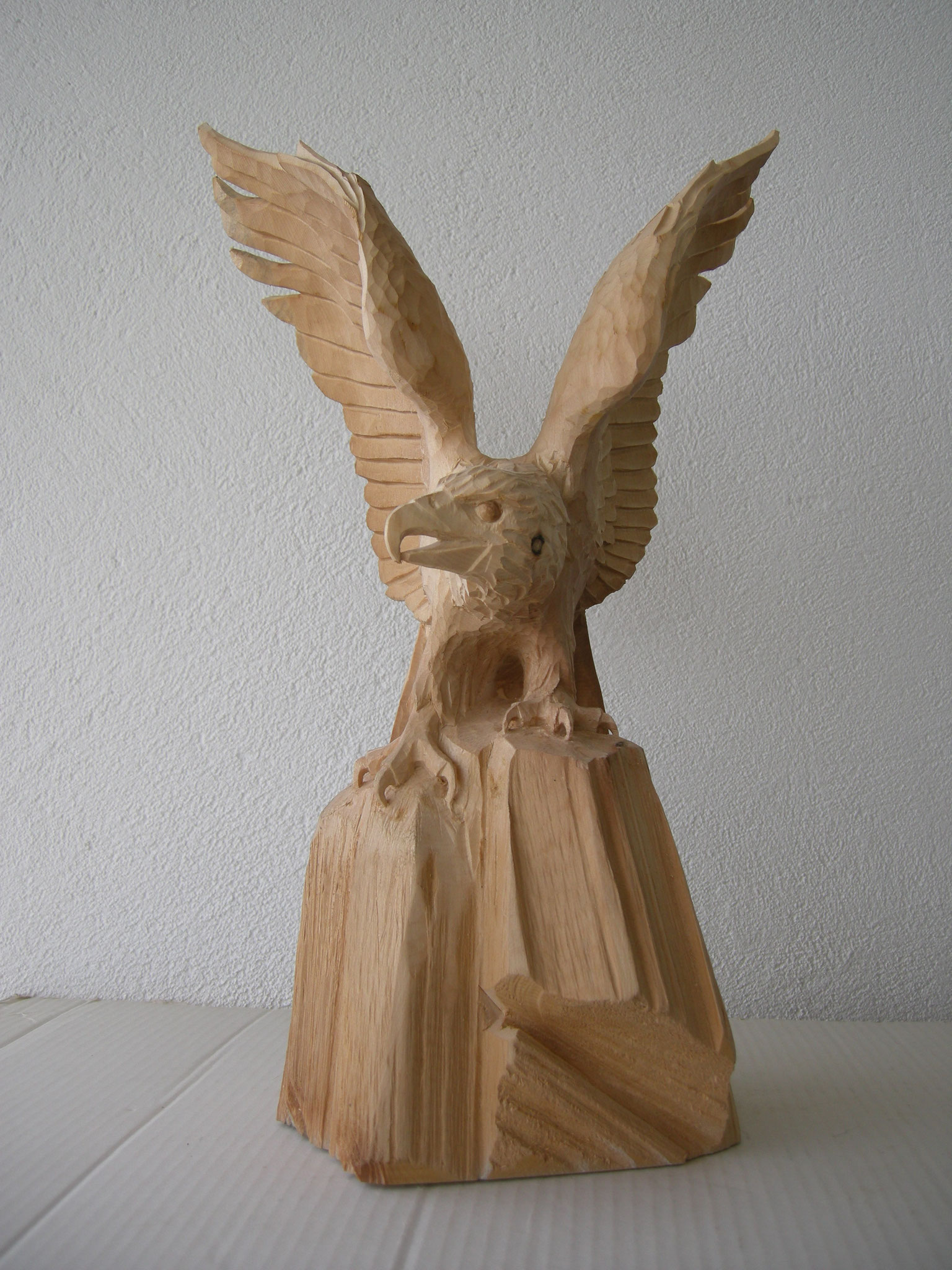 Adler Holzskulptur