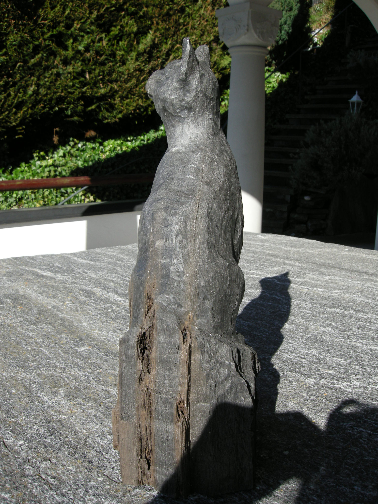 Katze geschnitzt von Paul Widmer