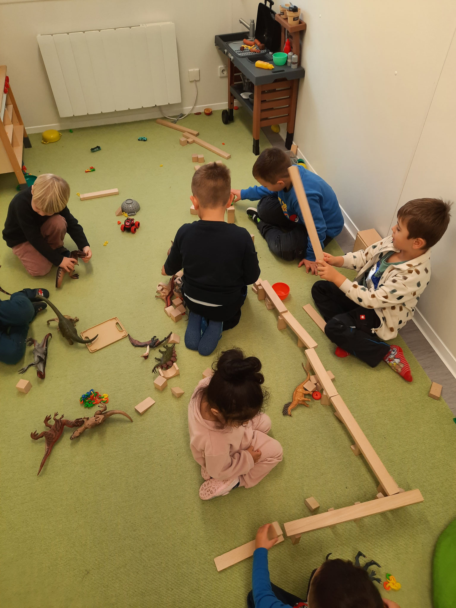 Zimmer für Bauklötze, Dinos und Autos