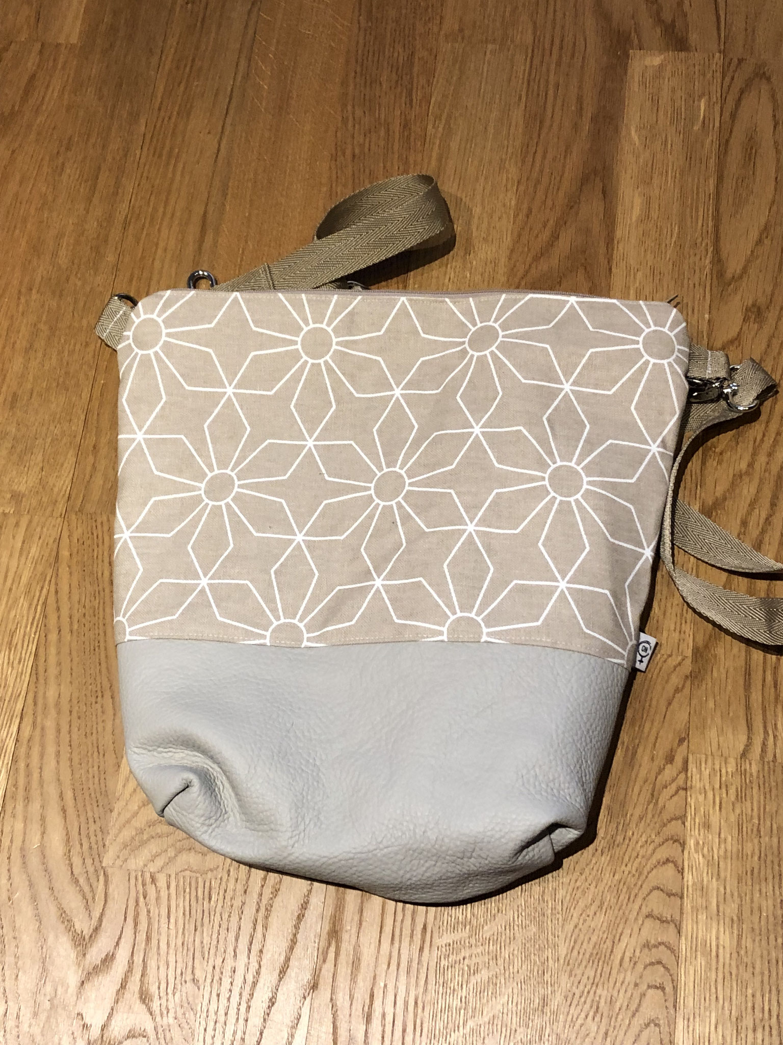 5001 Geo beige CHF 85.00
