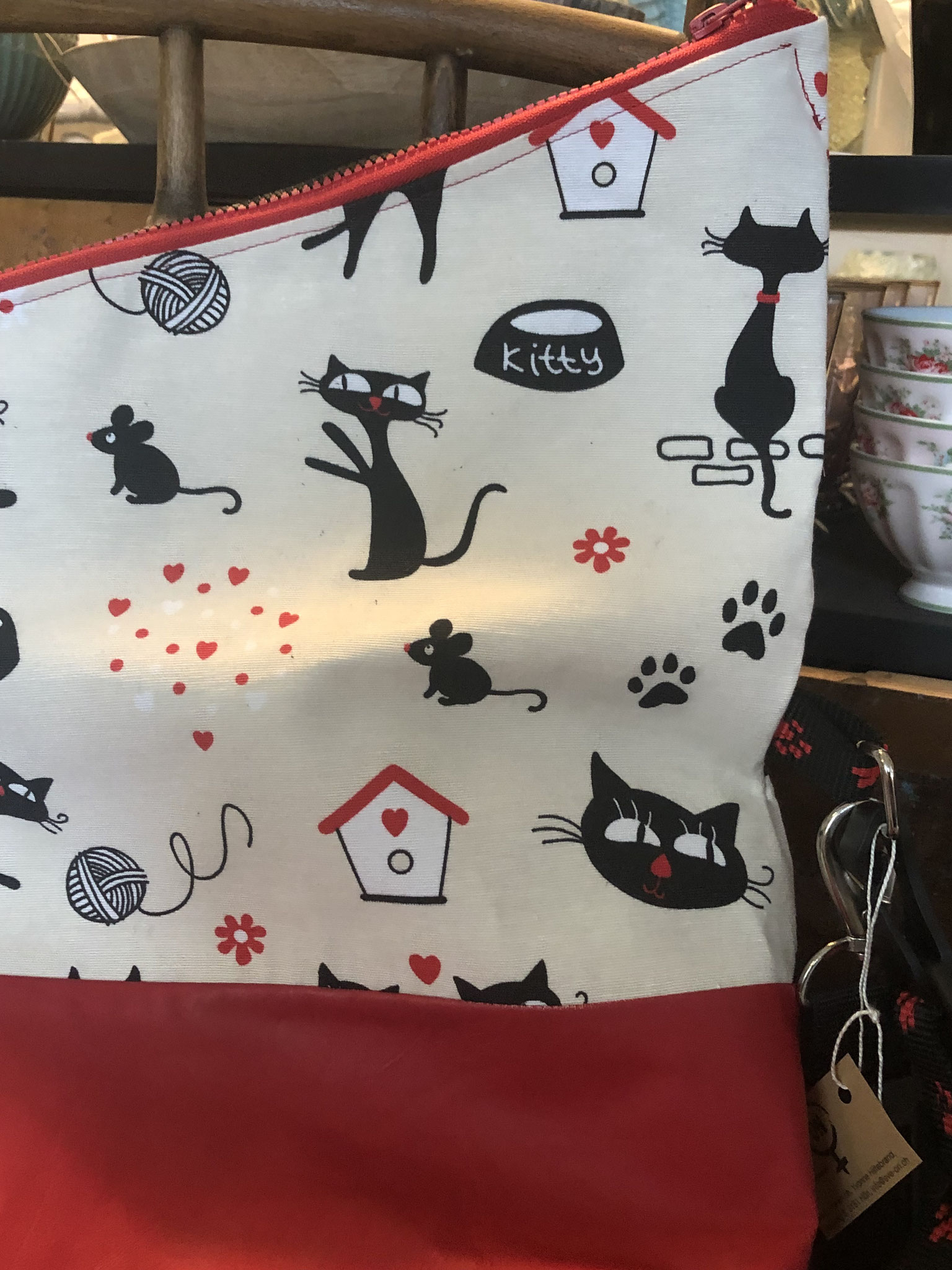 Katz und Maus Canvas, Kunstleder rot, CHF 85.00