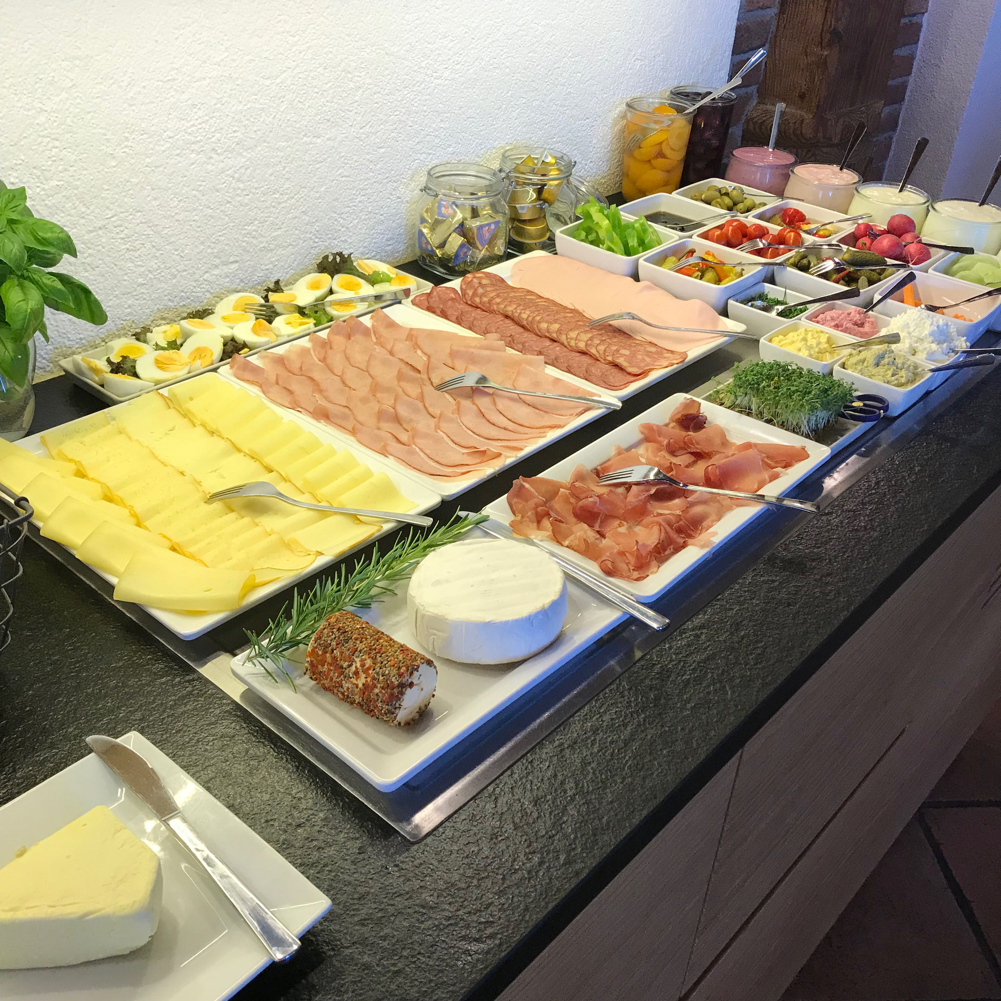 FRÜHSTÜCKSBUFFET Ölerhof