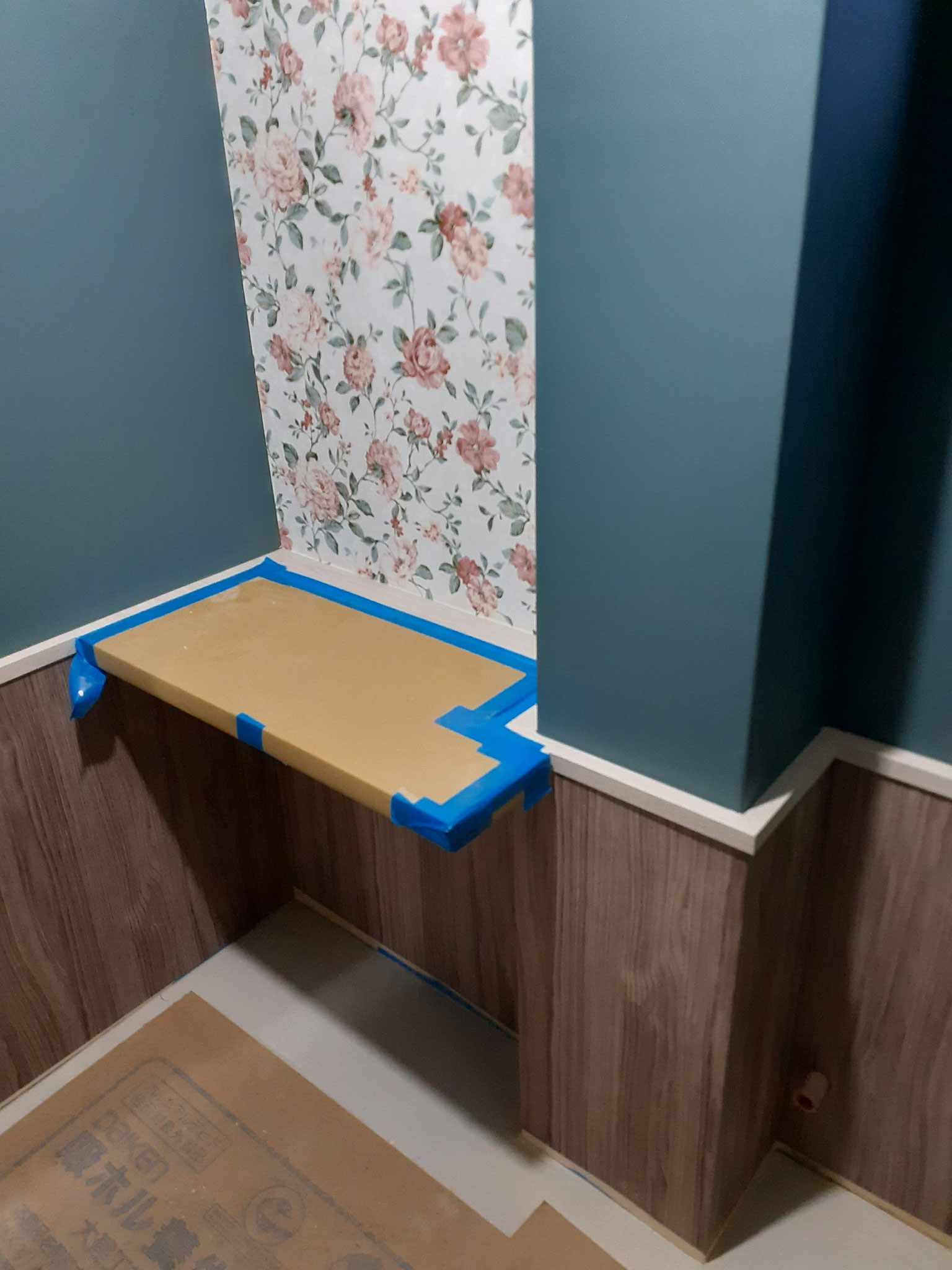お店のトイレ昭和レトロに変身！