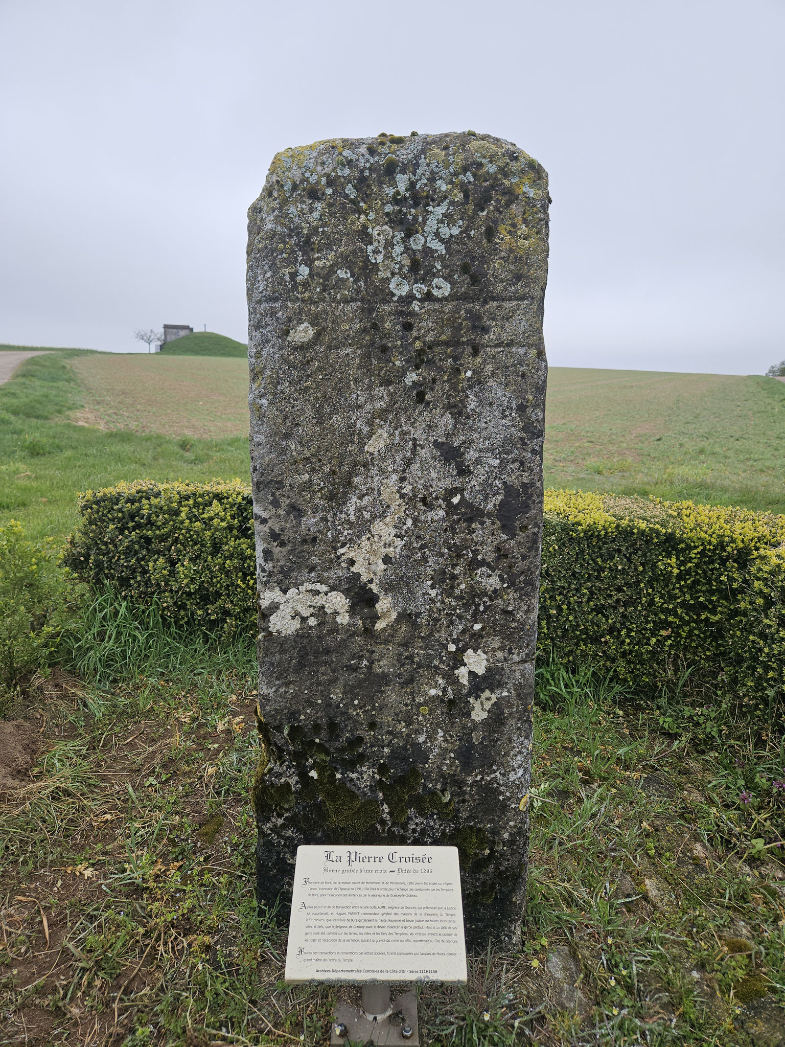 Montenaille, Pierre Croisée.