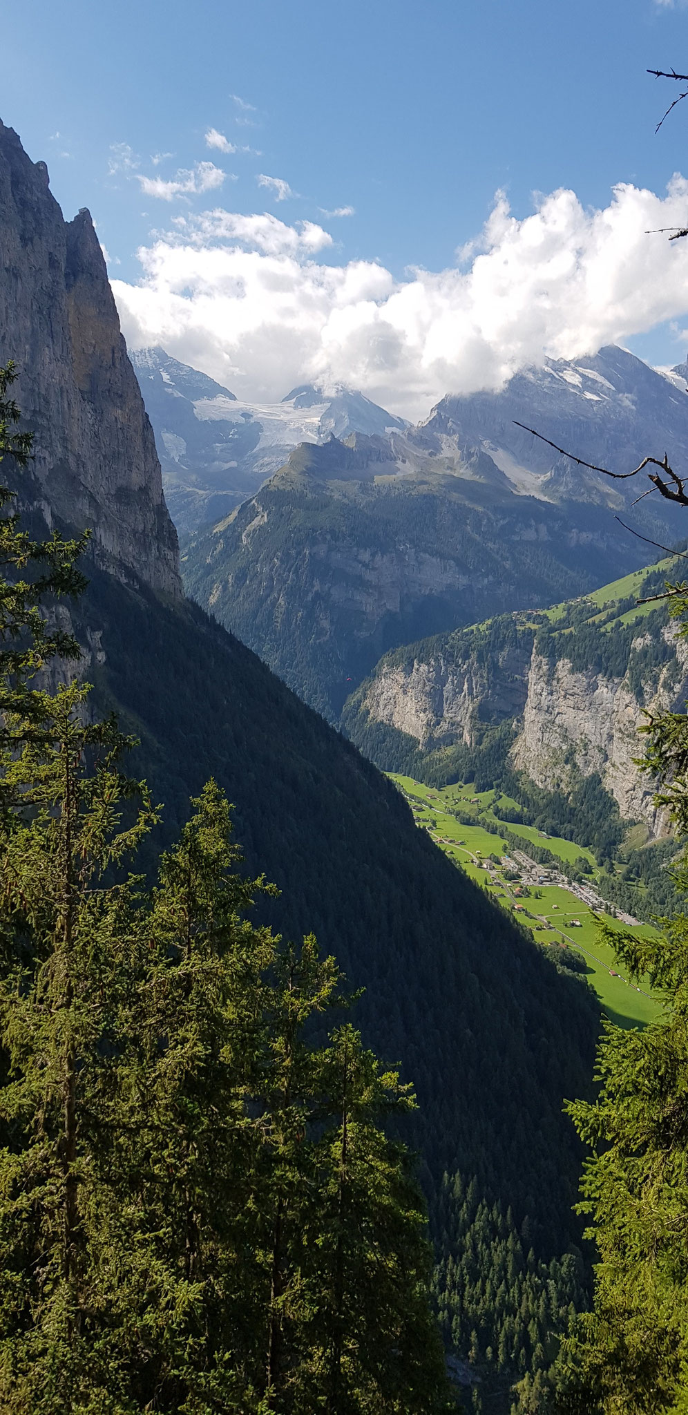 Tiefblick ins Lauterbrunnental.