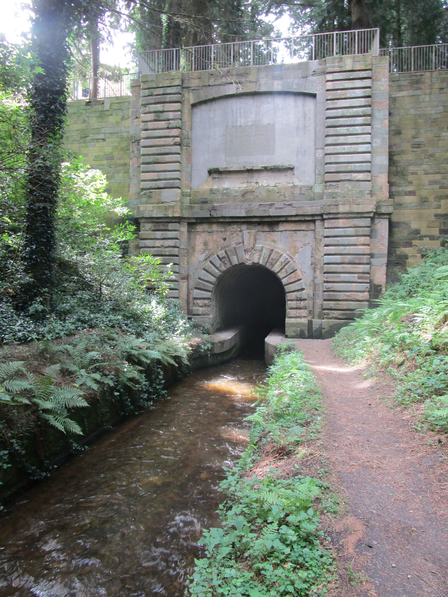 Voûte de Vauban: Ein Tunnel für die Rigole.