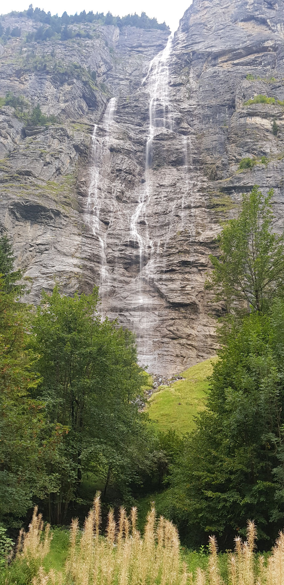 Mürrenbachfall bei Stechelberg.