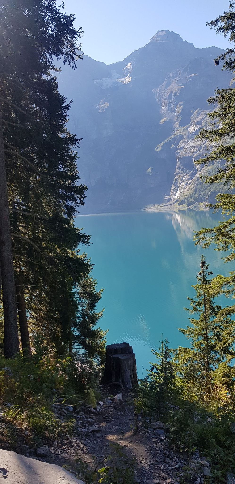 Am Oeschinensee.