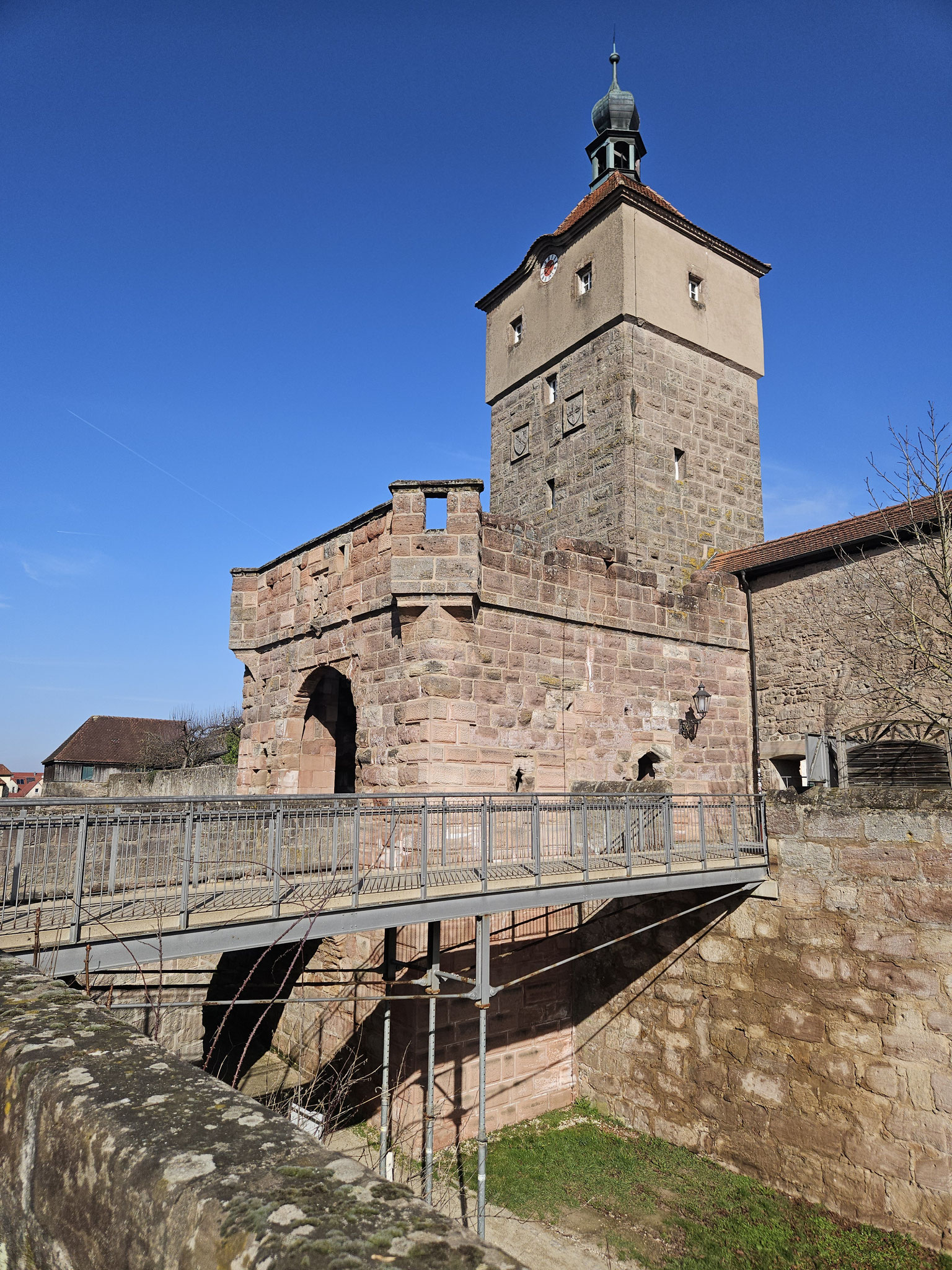 Solframs-Eschenbach, Oberes Stadttor.