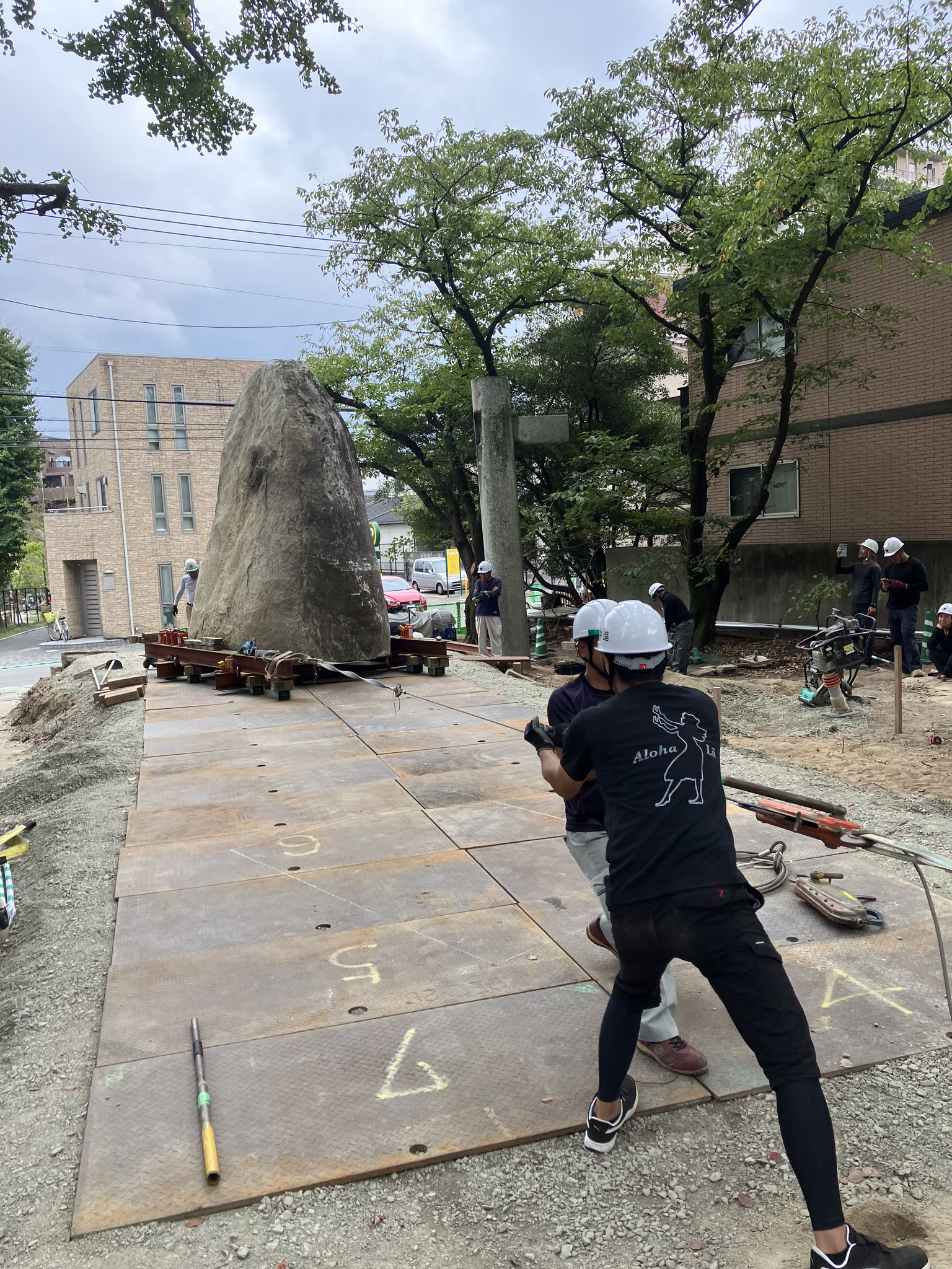 磐座を引っ張り状況