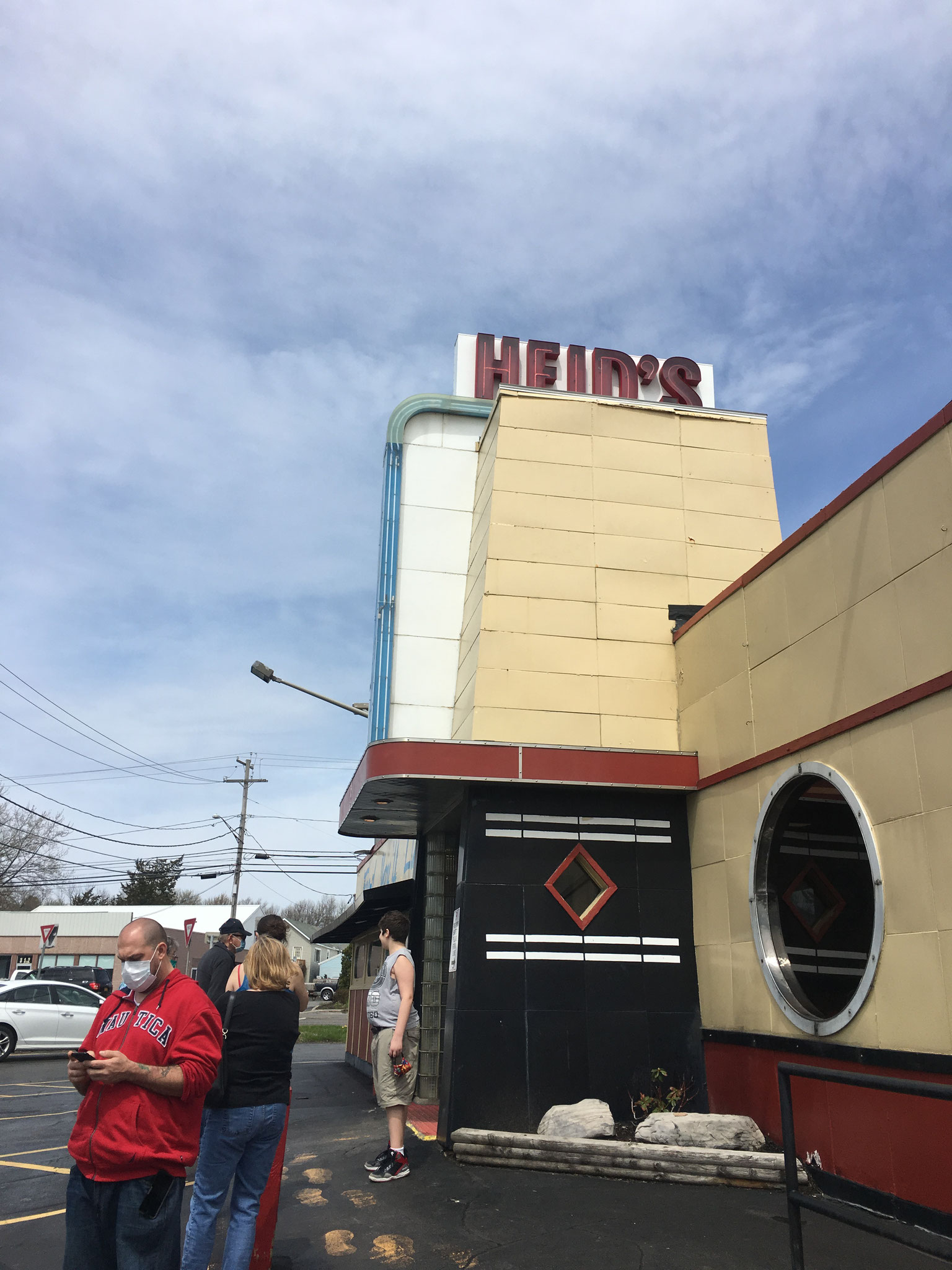 Heid's, a famous Syracuse lankmark eatery, May, 2020