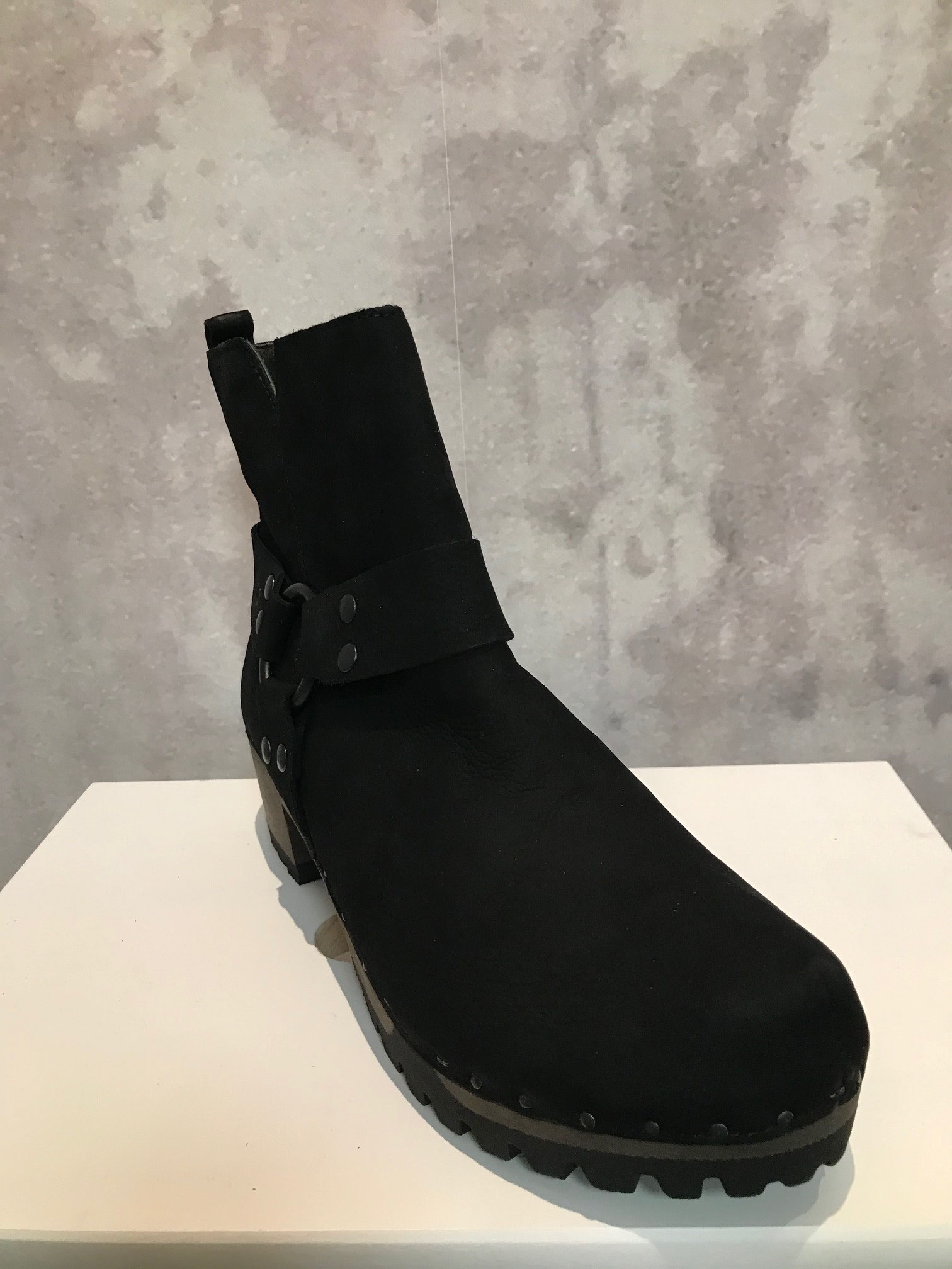 INDIA Kaschmir schwarz Bikerboot, Größe 42 / UVP 245,00 Euro / SALE 125,00 Euro
