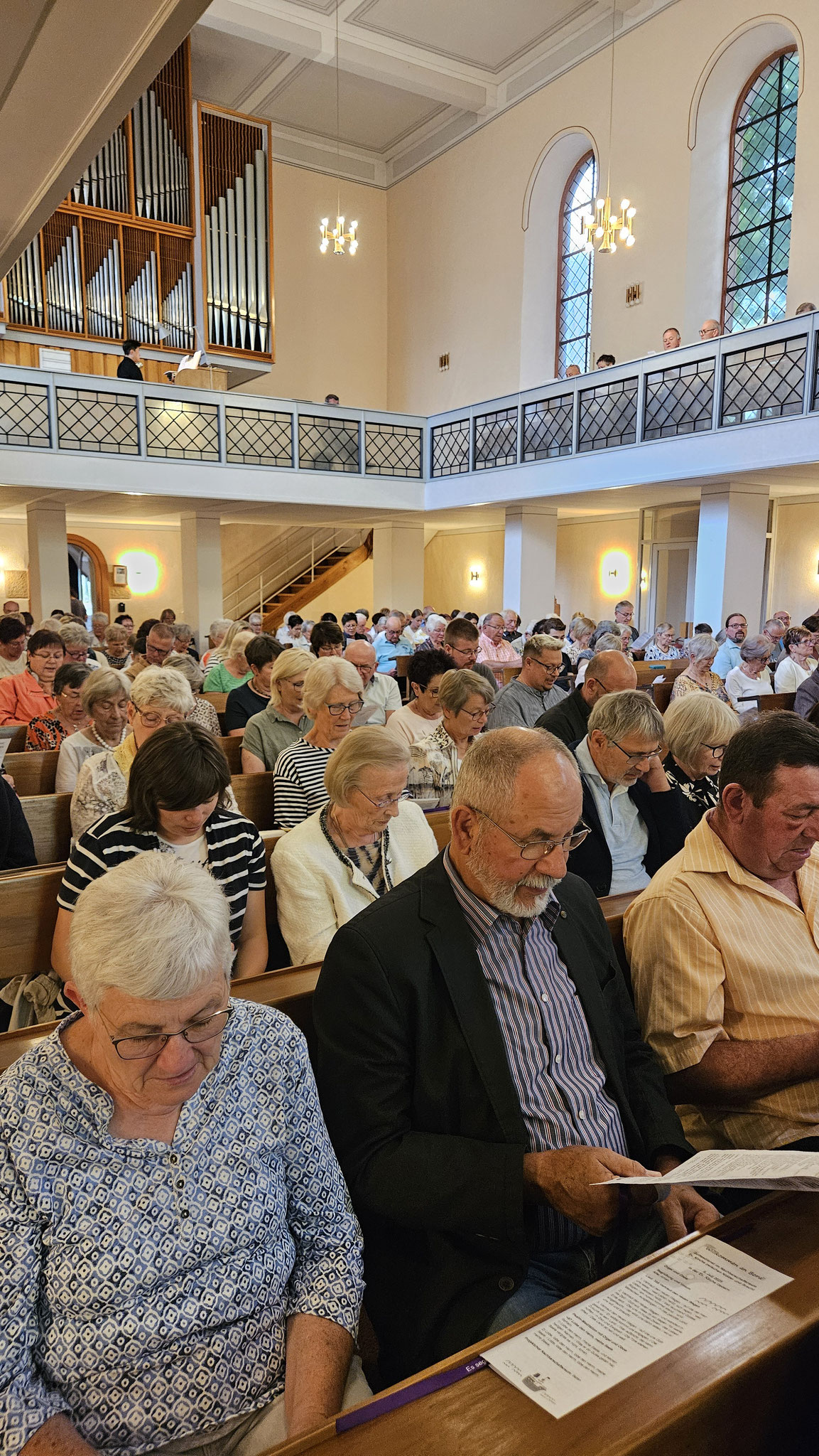 Aus allen Gemeinden des Nachbarschaftsraums waren Menschen zum Gottesdienst nach Gedern gekommen. 