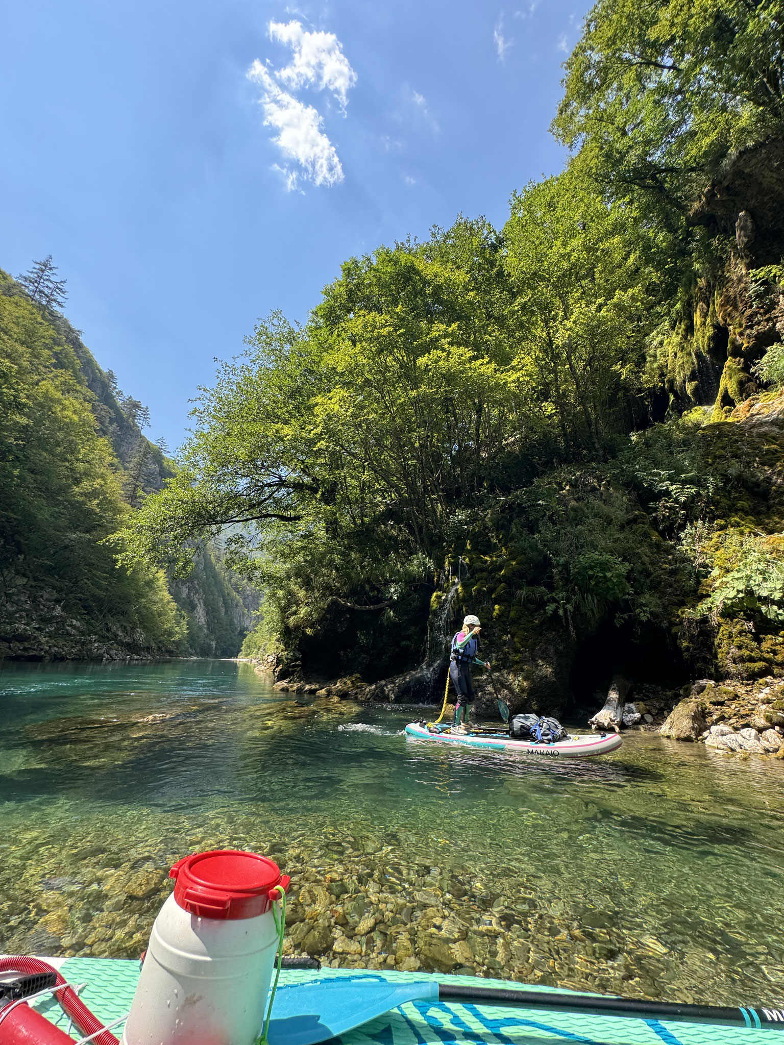 Etappe 2. mitten in der Schlucht, hier kommt man nur mit auf dem Wasser her!