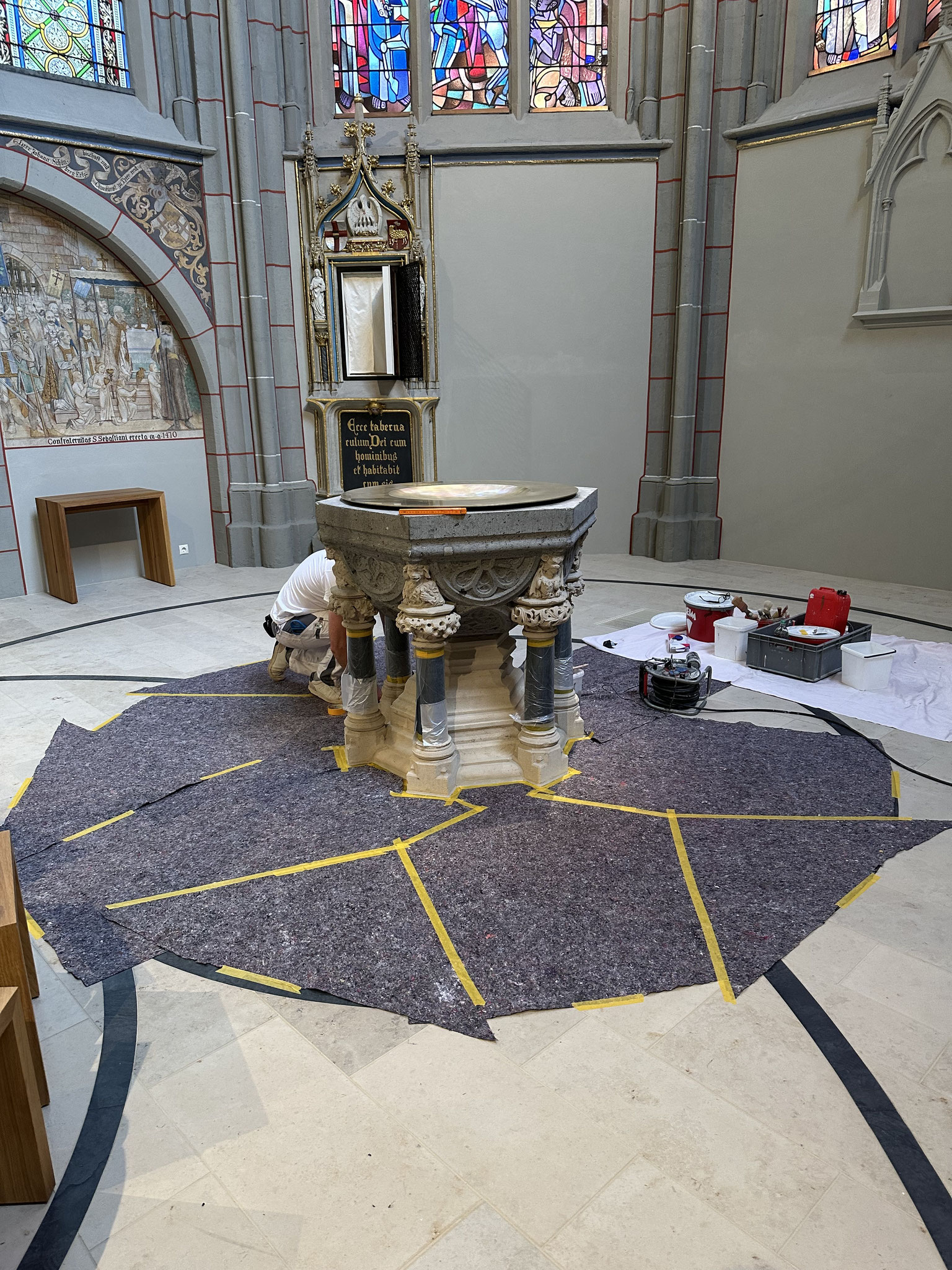 Taufbecken Farbanpassung