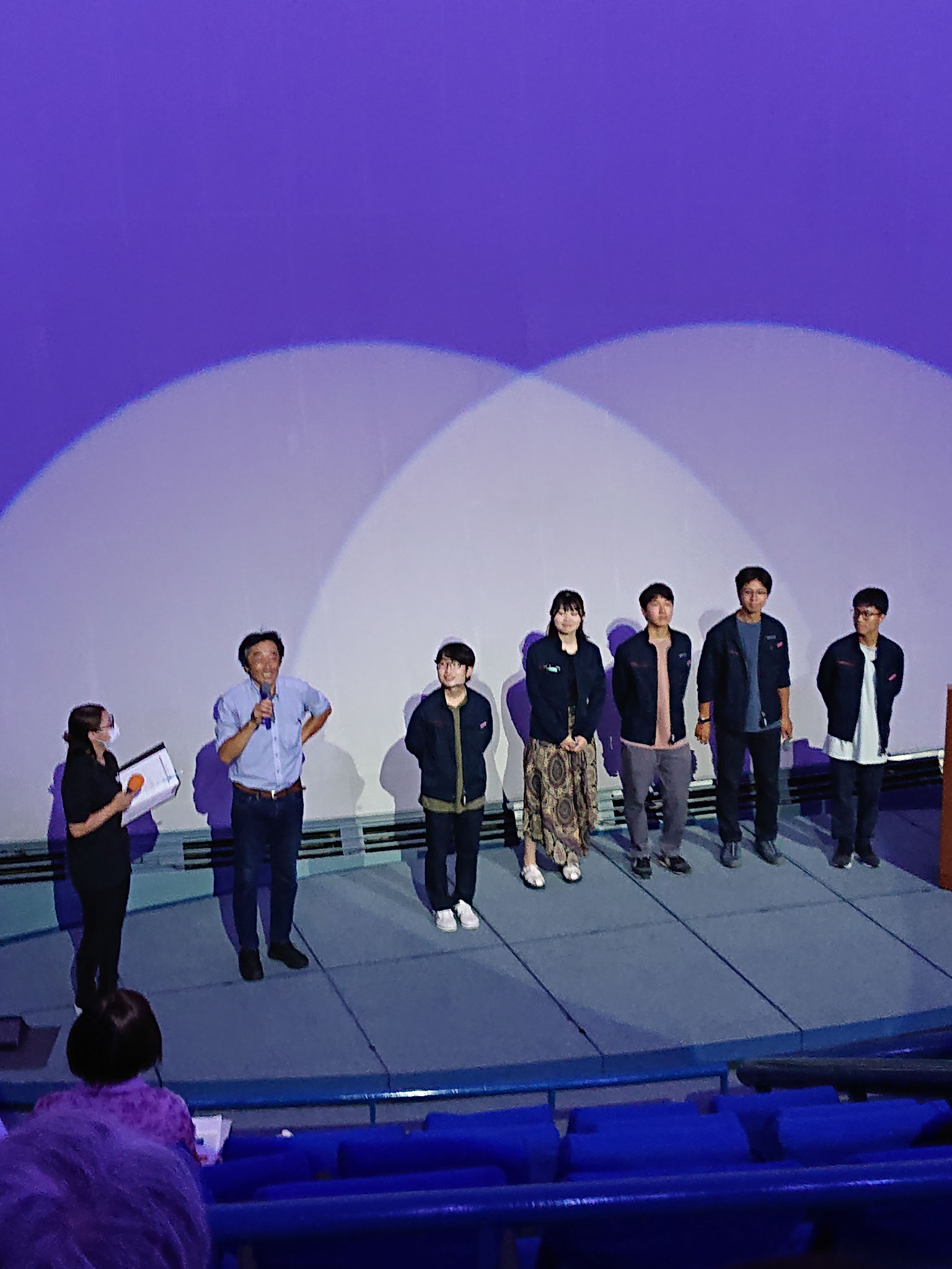 井上さんと埼玉大学に生徒の方々による公演開始