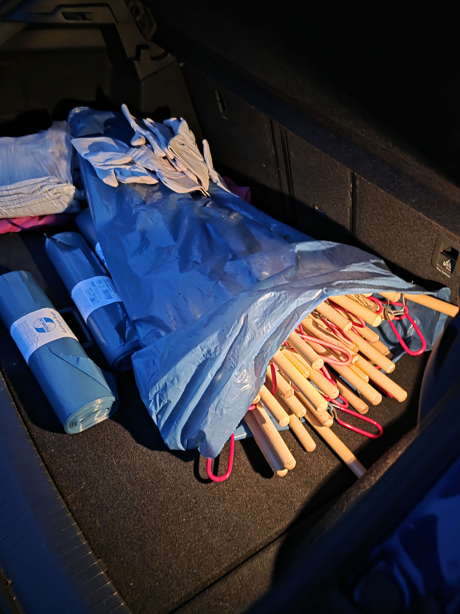 Die vom Bauhof der Stadt Mechernich zur Verfügung gestellten Hilfsmittel