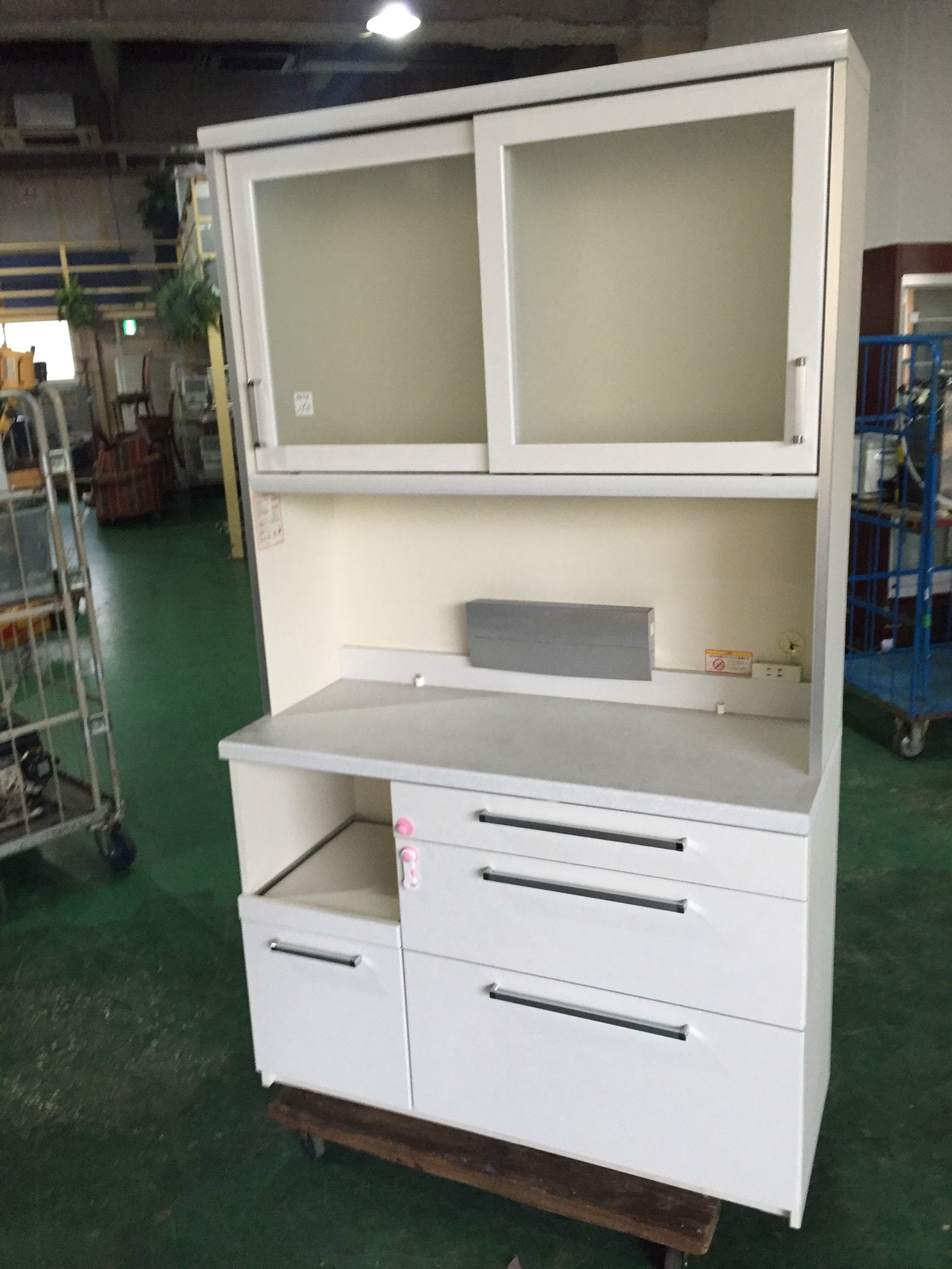 パモウナ食器棚