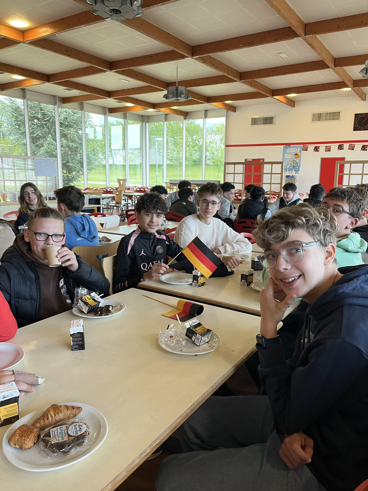 Französisches Frühstück in der Mensa