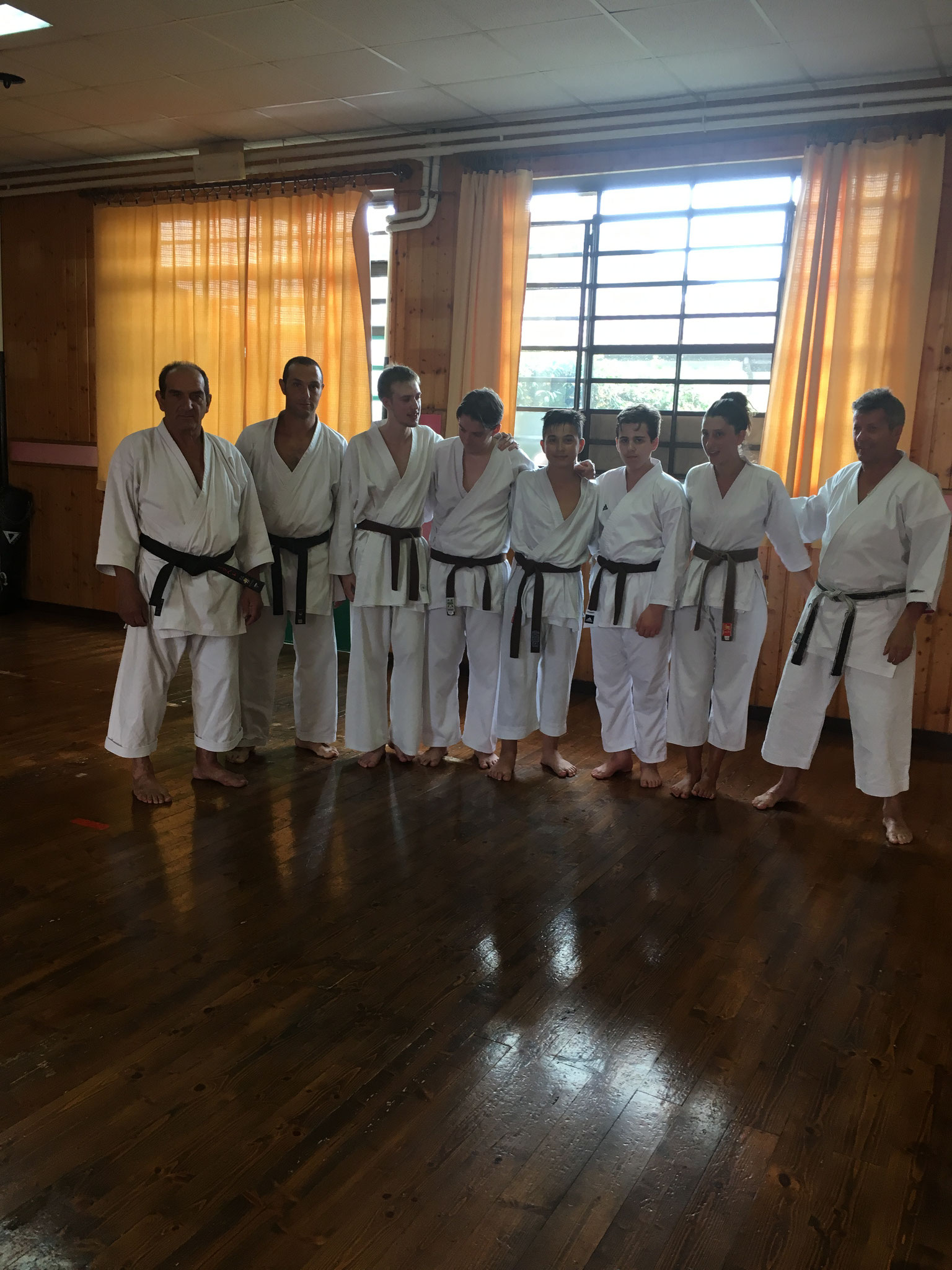 Sensei Michele Scutaro con le nuove cinture nere
