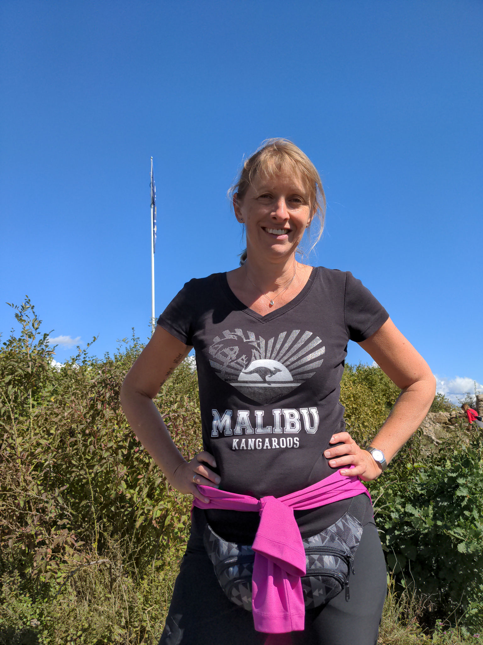Sandra auf dem Plateau der Pyramide