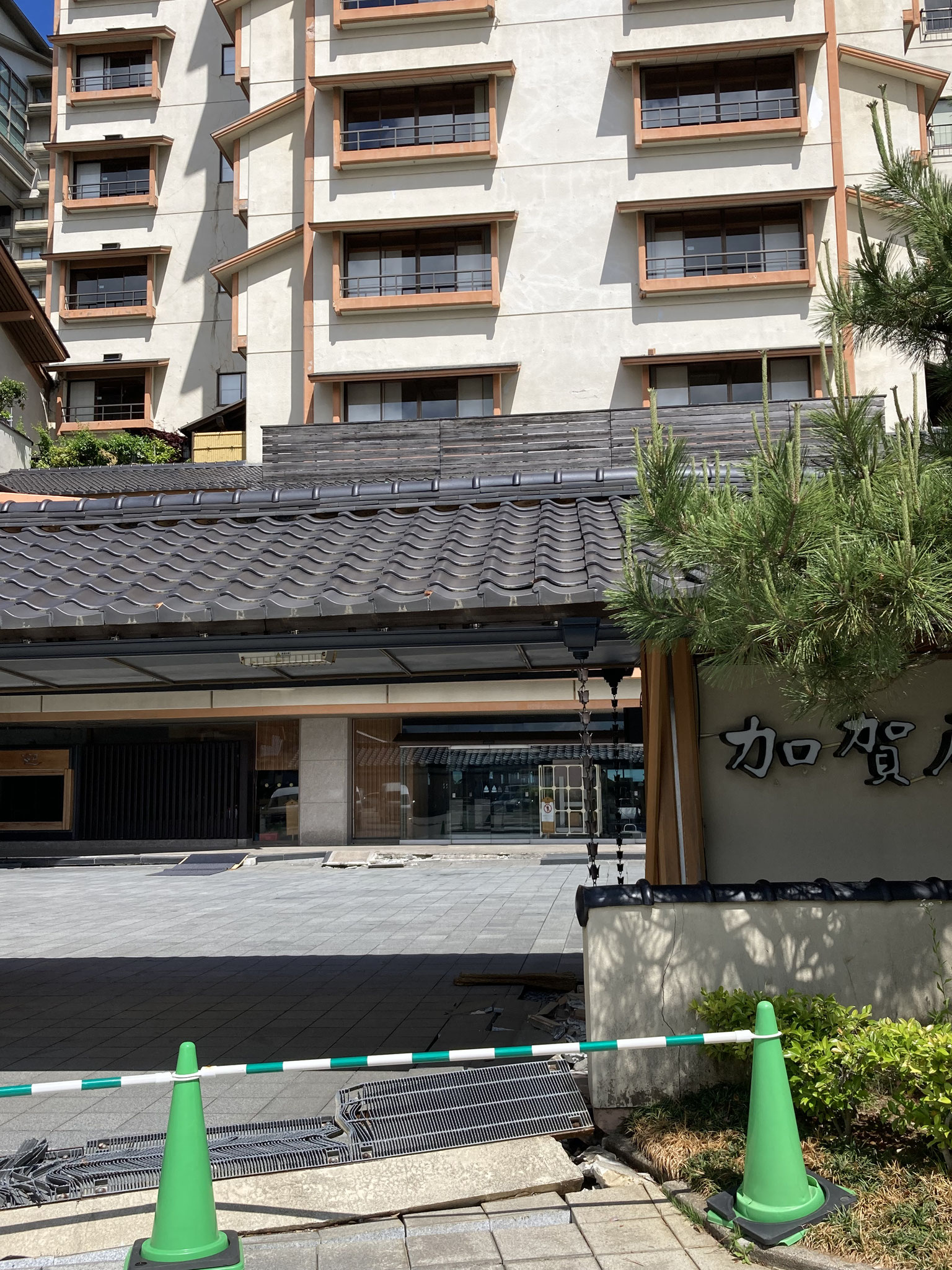 和倉温泉　加賀屋のエントランス